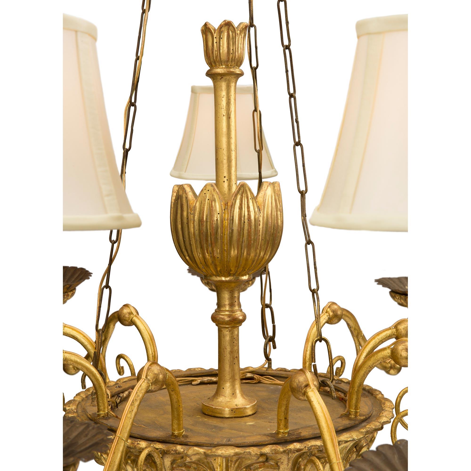 Italian 18th Century Giltwood and Iron Nine-Arm Chandelier from Luca 2