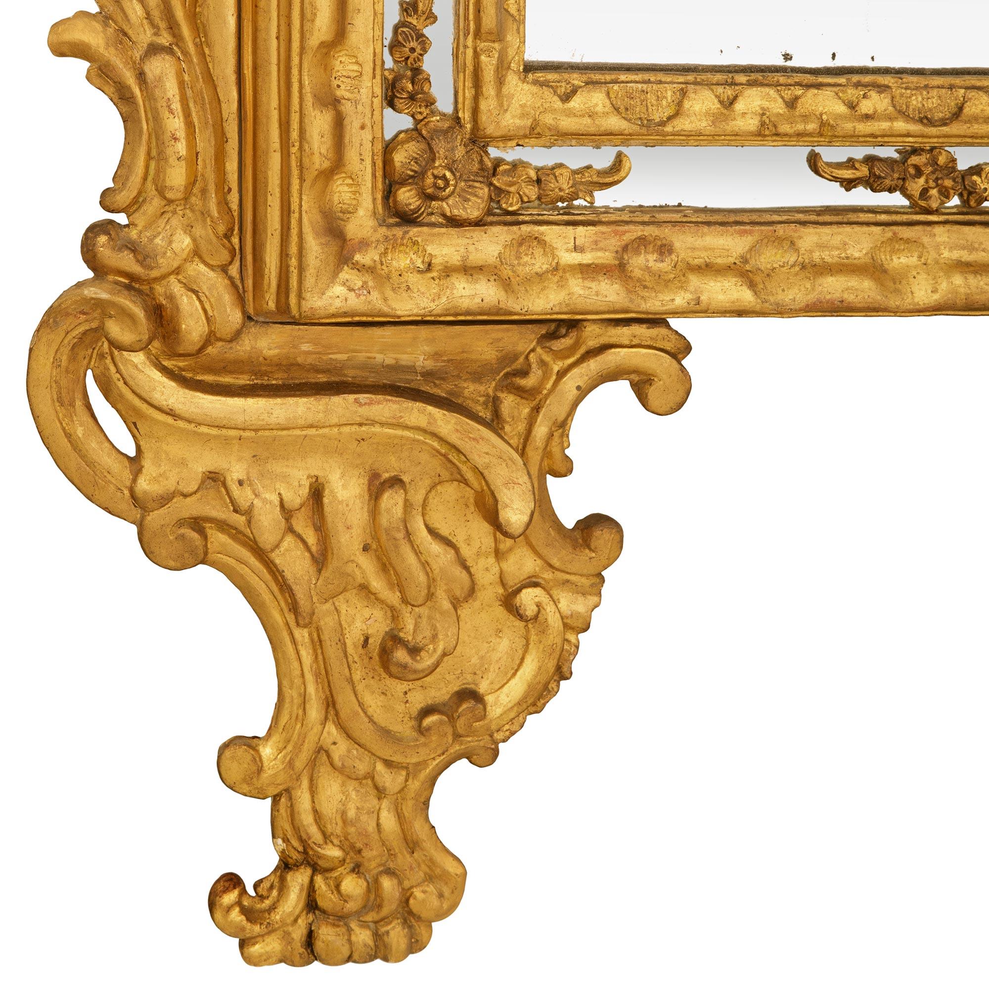 An Italian 18th century Louis XIV Period Giltwood mirror For Sale 4