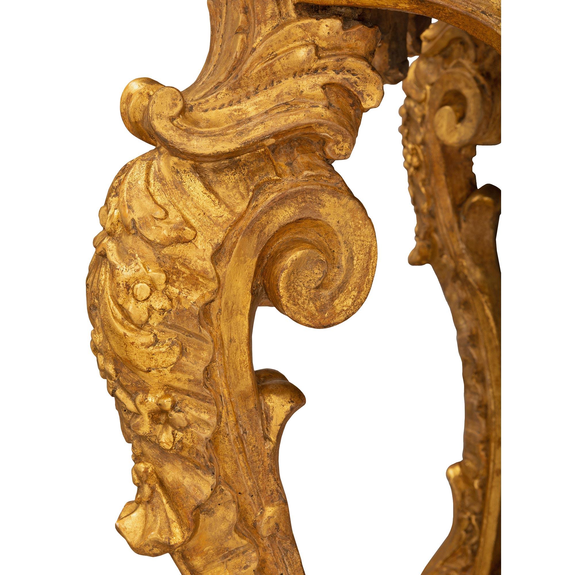 Co. italienne du 18ème siècle d'époque Louis XV en bois doré et marbre Fiorito d'albâtre en vente 2