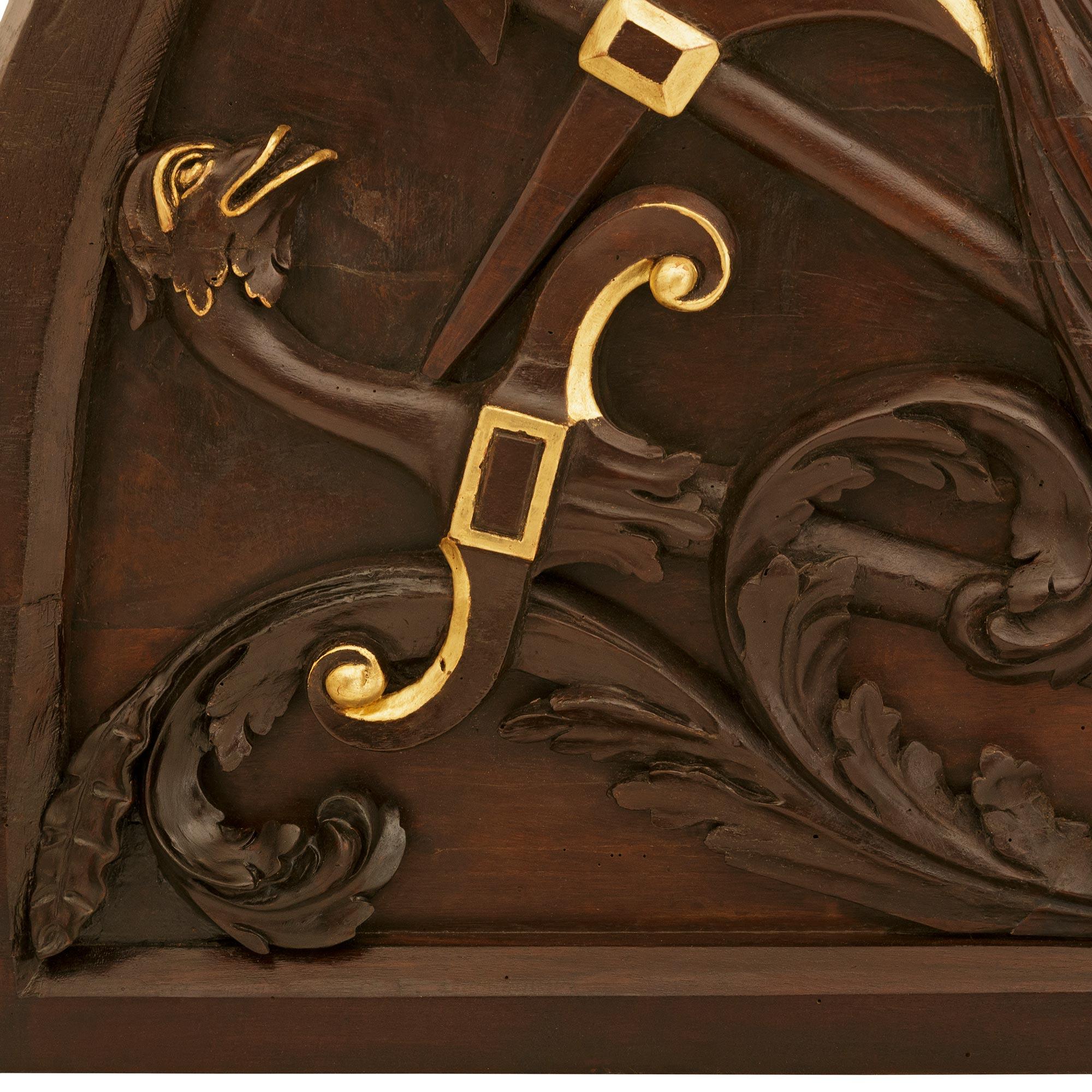 An Italian 18th century Neo-Classical st. patinated Wood and Giltwood plaque. For Sale 2