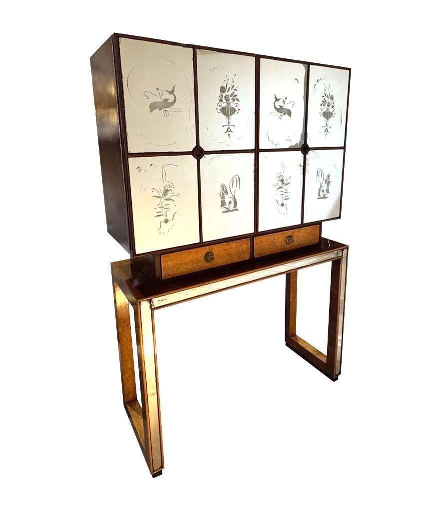An Italian 1940s mirrored maple wood bar cabinet by Osvaldo Borsani For Sale 7