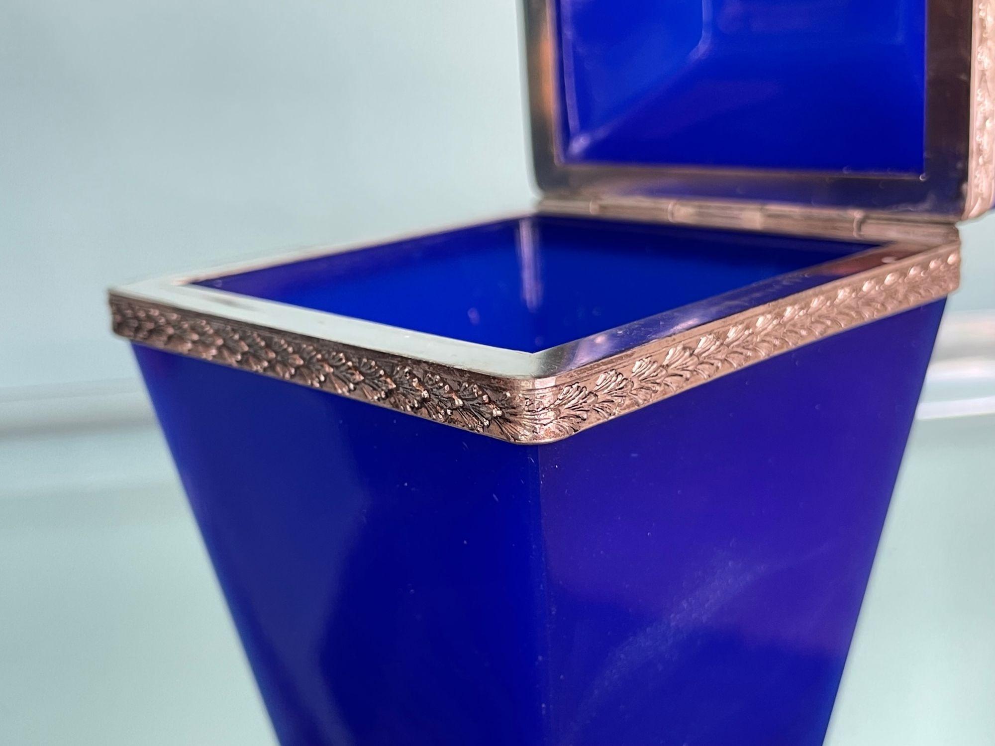 Mid-20th Century An Italian 1950s cobalt blue Murano glass hinged box by Giovanni Cenedese For Sale