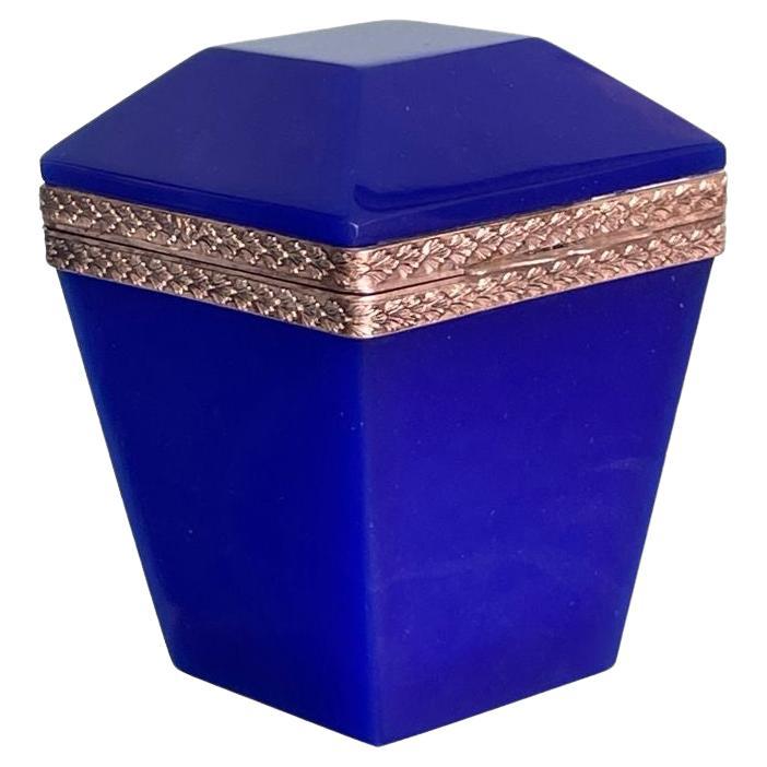 An Italian 1950s cobalt blue Murano glass hinged box by Giovanni Cenedese For Sale