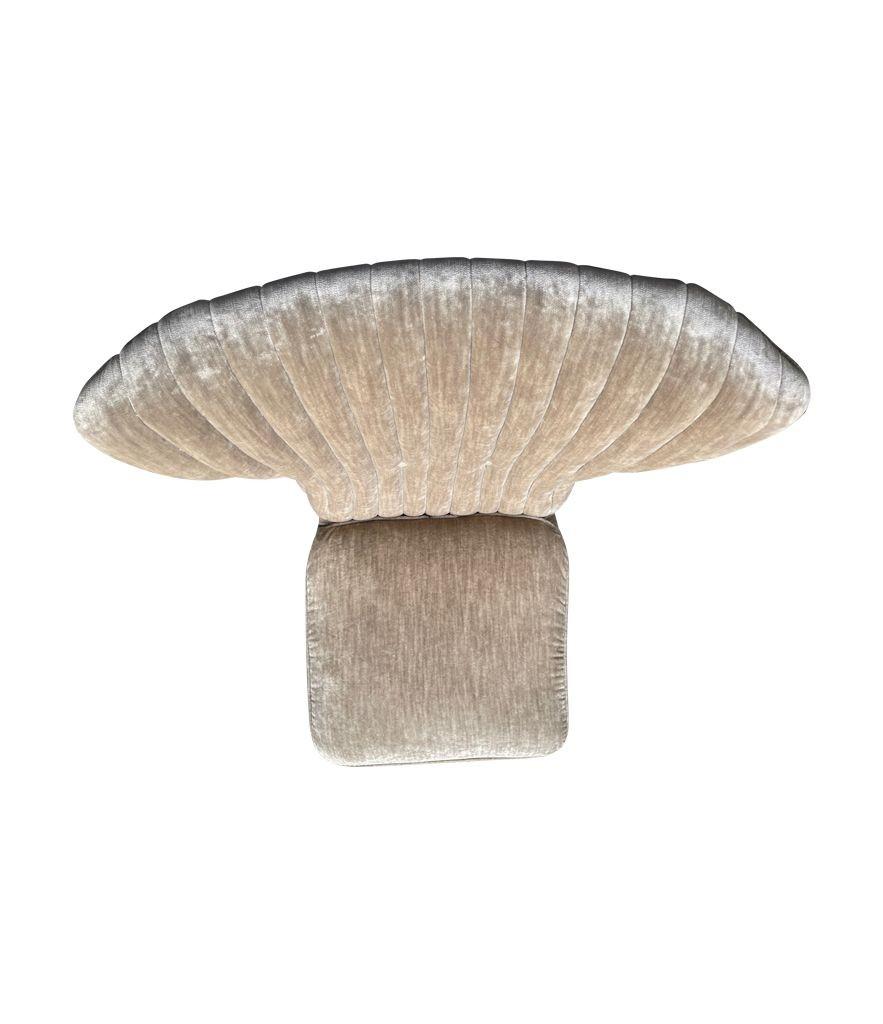 An Italian 1950s cocktail chair upholstered in mushroom velvet. For Sale 4
