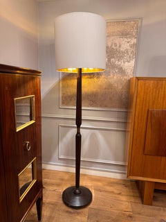 Lampadaire italien des années 1950 en bois cannelé et laiton