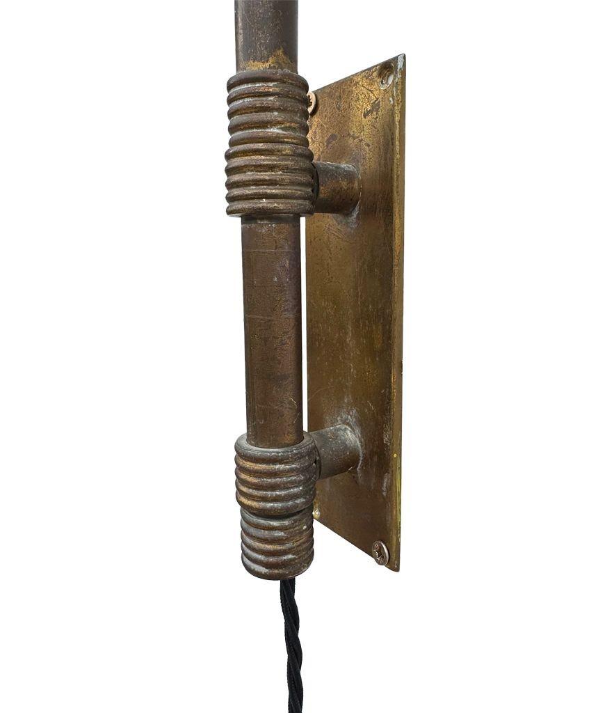 Eine italienische Stilnovo-Messing-Teleskop-Wandleuchte aus den 1950er Jahren mit genähtem Lederarm im Angebot 11