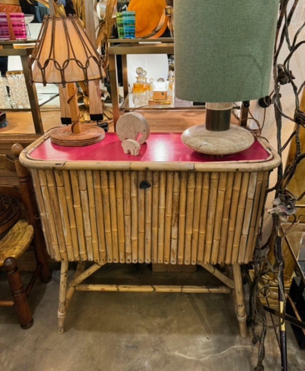 An Italian 1960s bamboo bar cabinet with red laminate top and two stools For Sale 4