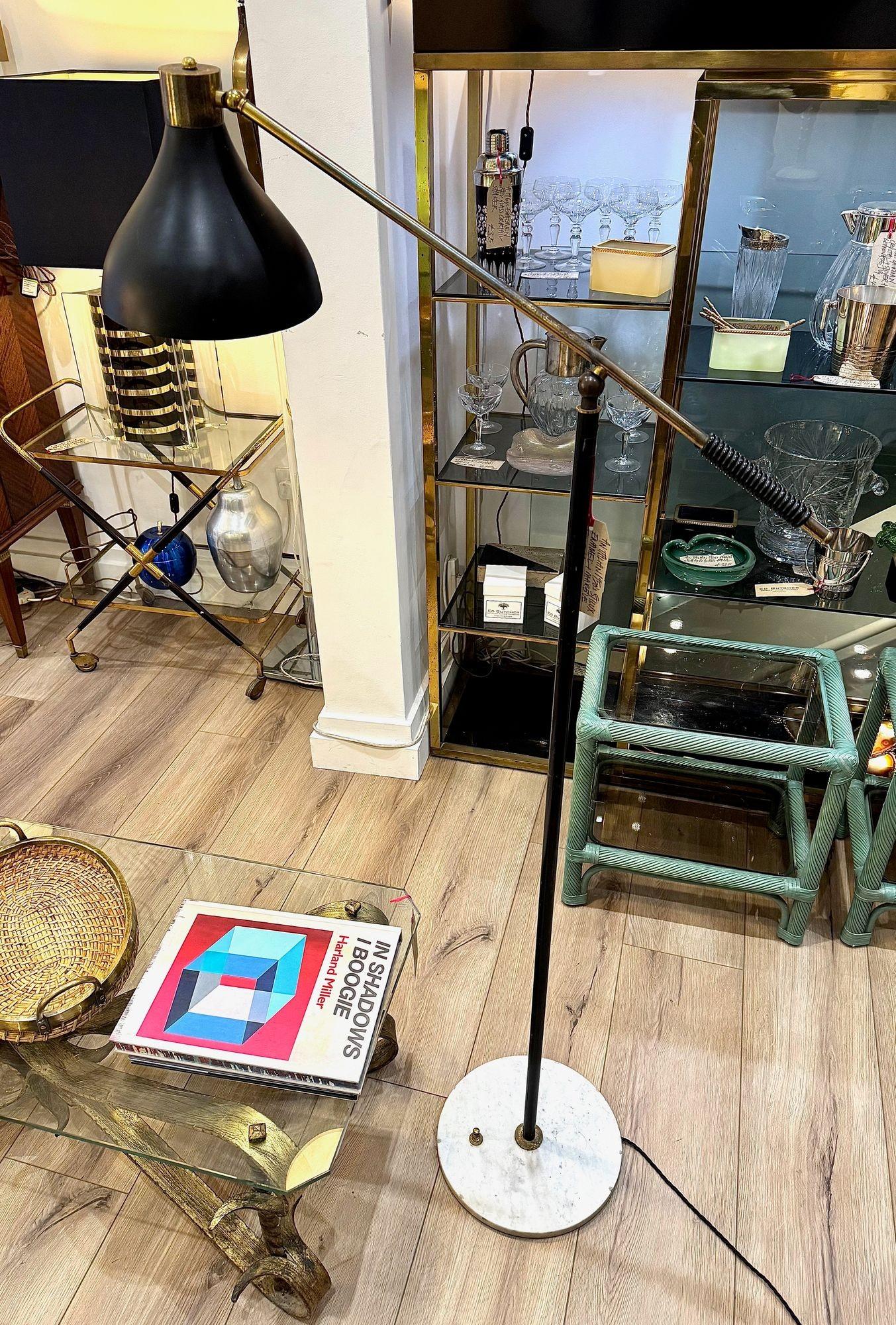 Lampada da terra regolabile in marmo, ottone e smalto nero, Stilux, anni '60. in vendita 8
