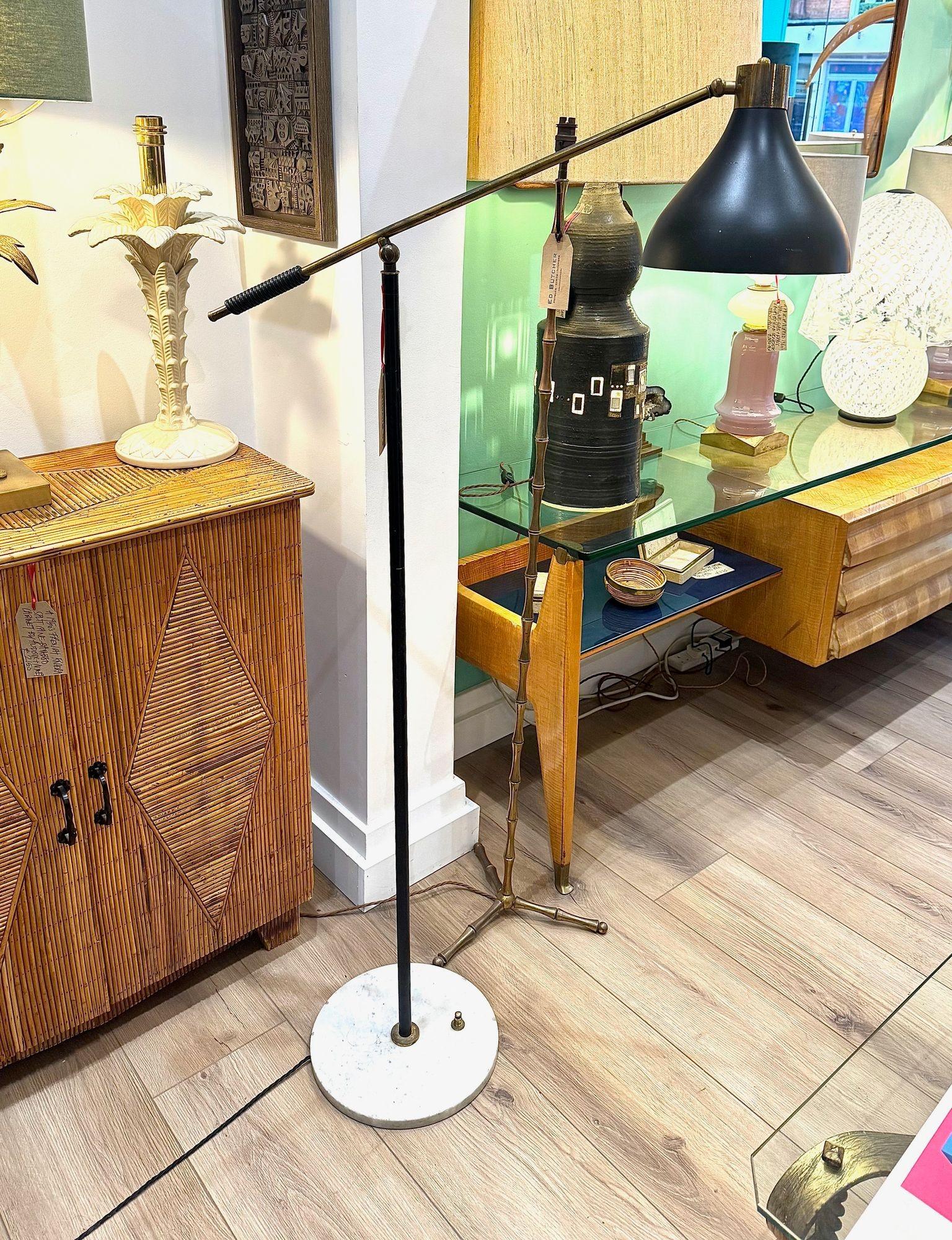 Lampada da terra regolabile in marmo, ottone e smalto nero, Stilux, anni '60. in vendita 12
