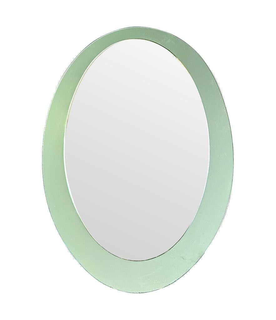 Miroir ovale italien Cristal Arte des années 1960 avec cadre en miroir vert menthe pastel. en vente 3