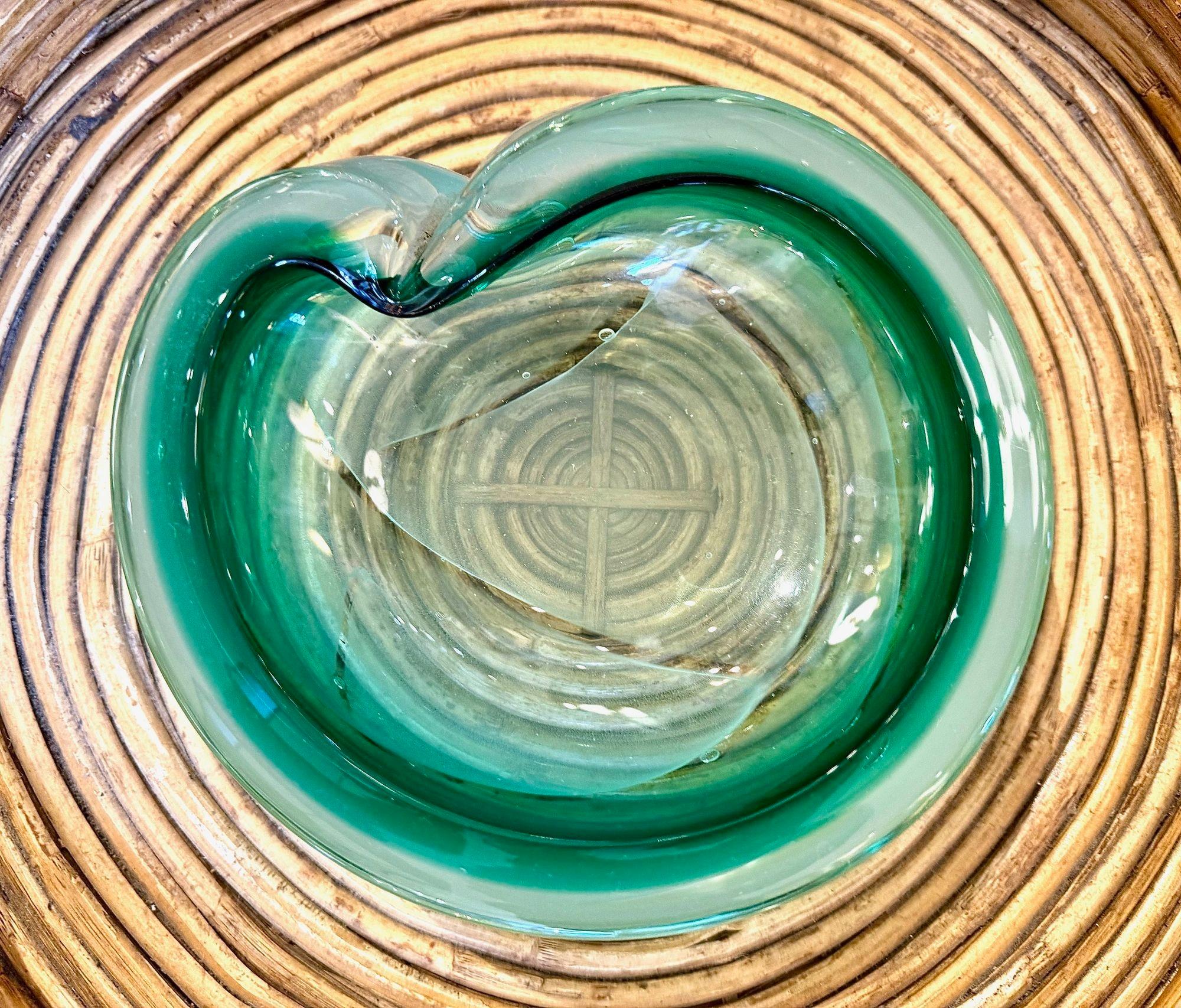 An Italian 1960s green Murano glass ashtray / bowl For Sale 6
