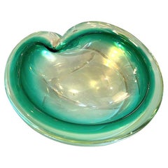 Cenicero / cuenco italiano de cristal de Murano verde de los años 60