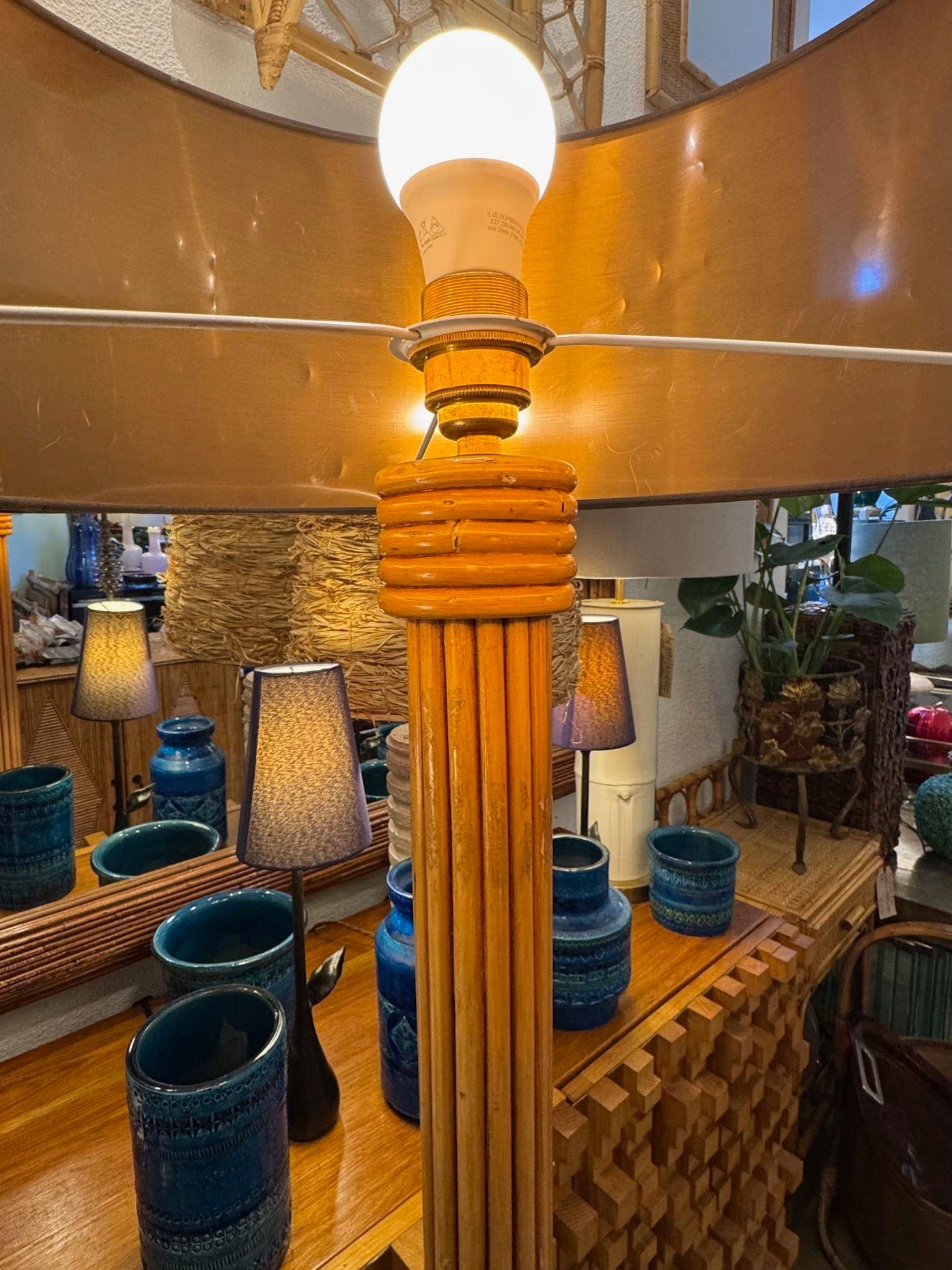 Eine italienische Stehlampe aus Bambus aus den 1970er Jahren im Angebot 3