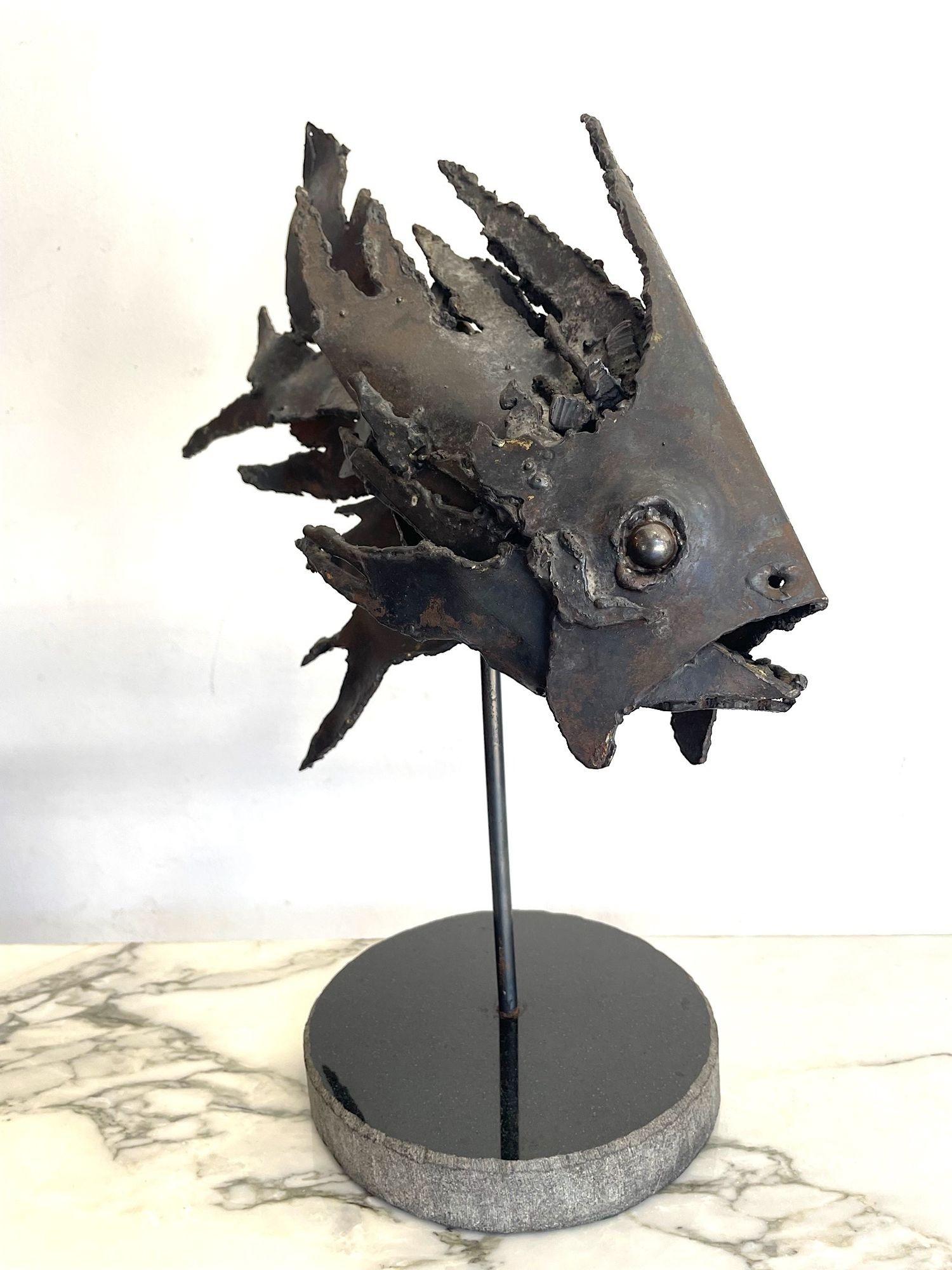 Italian 1970s Brutalist Metal Sculpture of a Fish on a Black Marble Base In Good Condition In London, GB