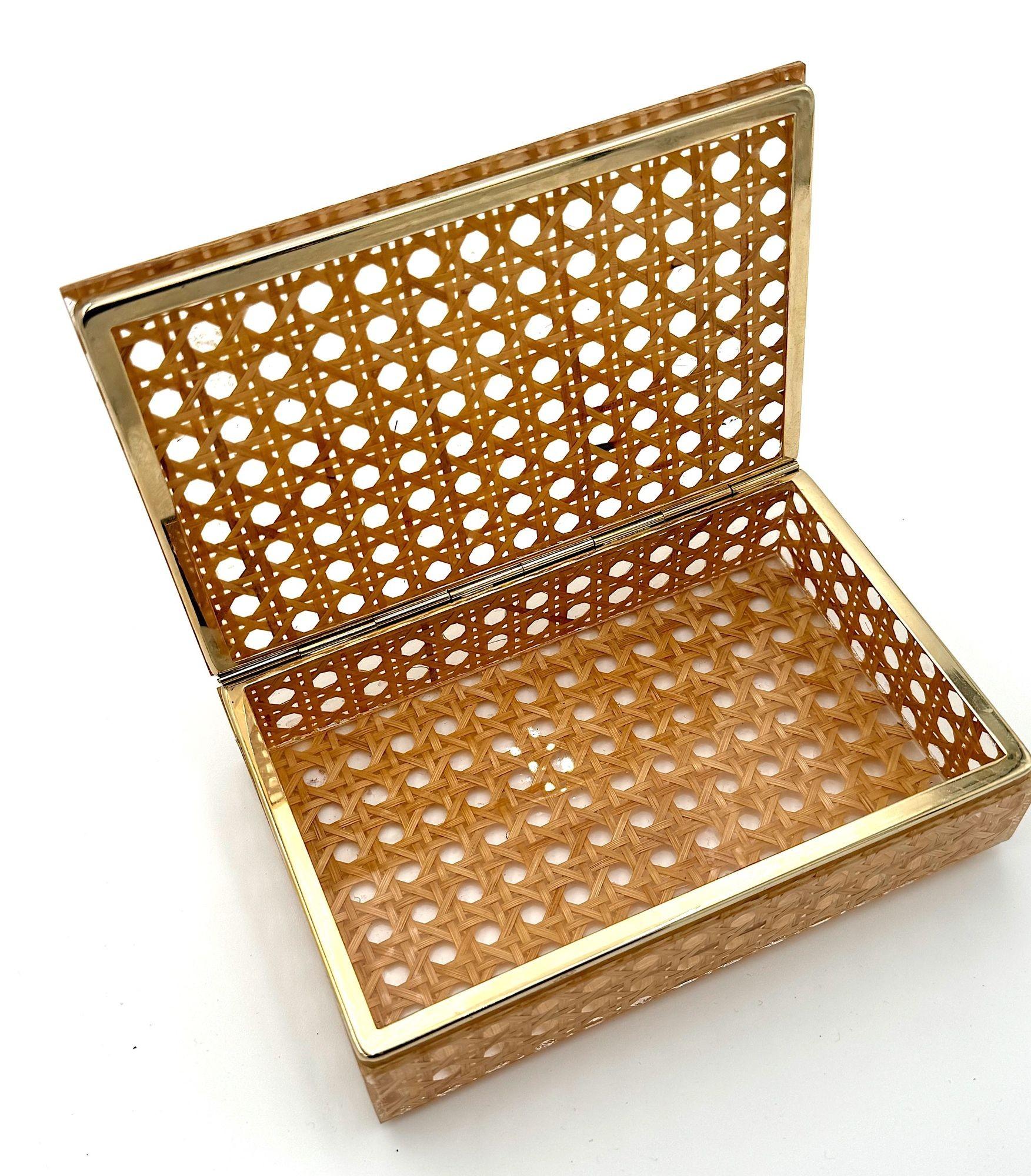 An Italian 1970s Gabriella Crespi style lucite and woven rattan gilt hinged box 5