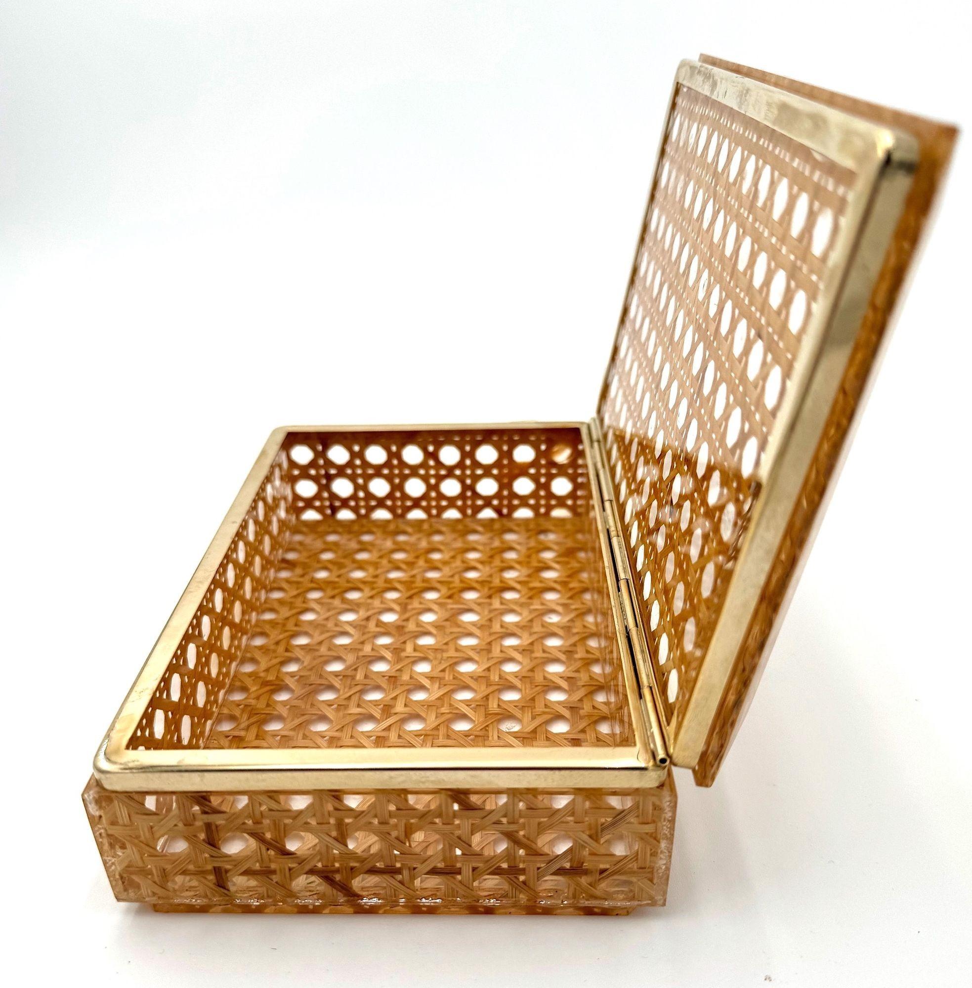 An Italian 1970s Gabriella Crespi style lucite and woven rattan gilt hinged box 6