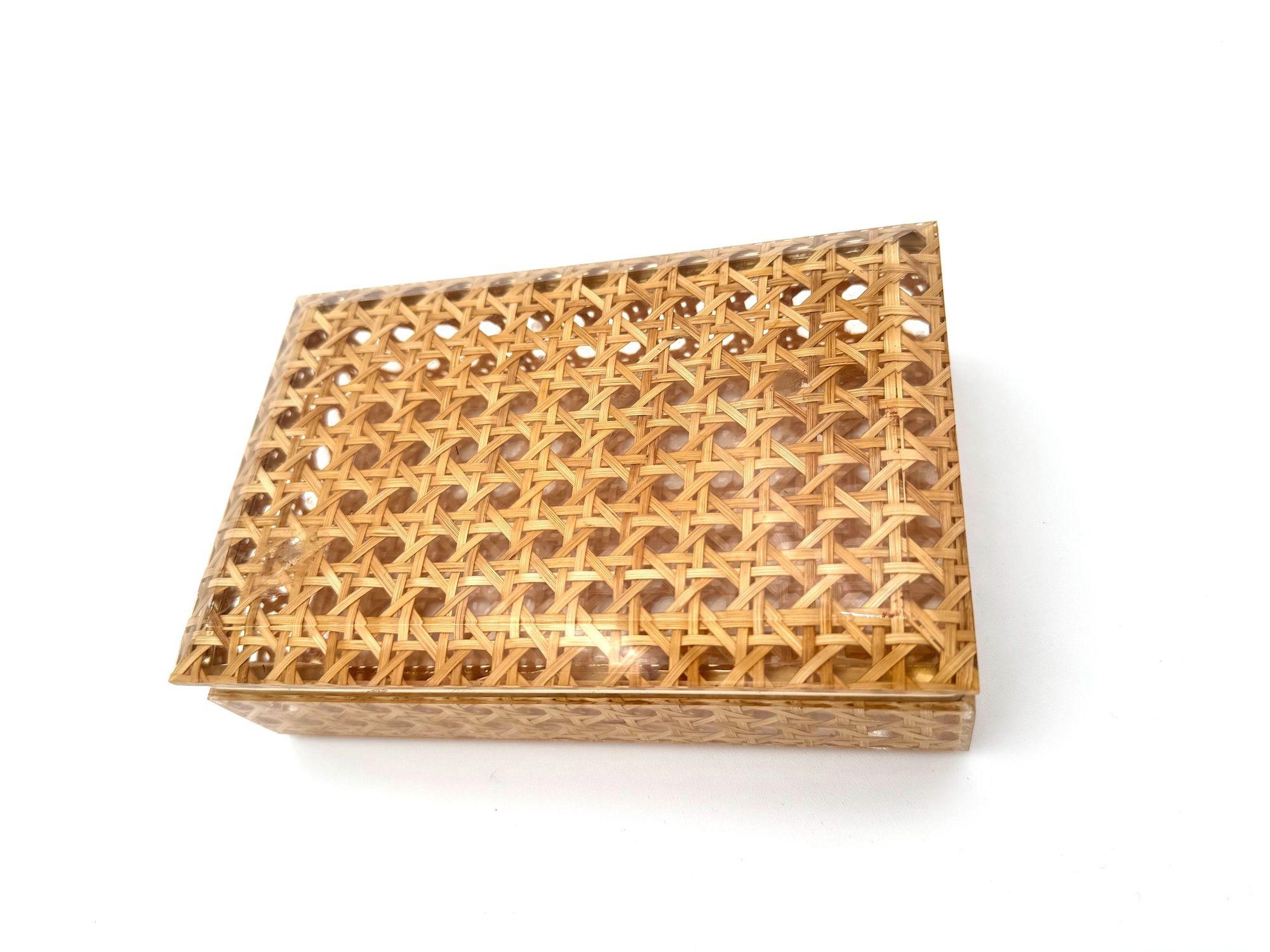 An Italian 1970s Gabriella Crespi style lucite and woven rattan gilt hinged box 7