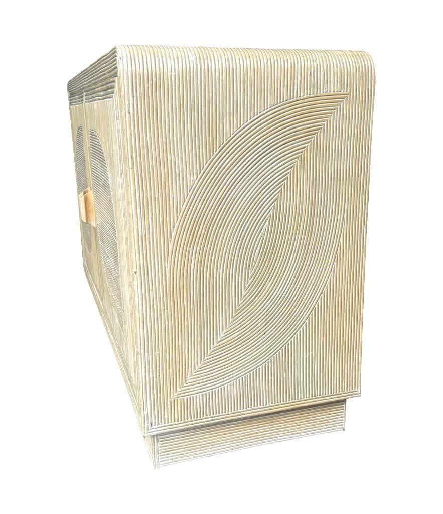 An Italian 1970s pencil reed bamboo, two doors, cabinet by Vivai Del Sud in vendita 8