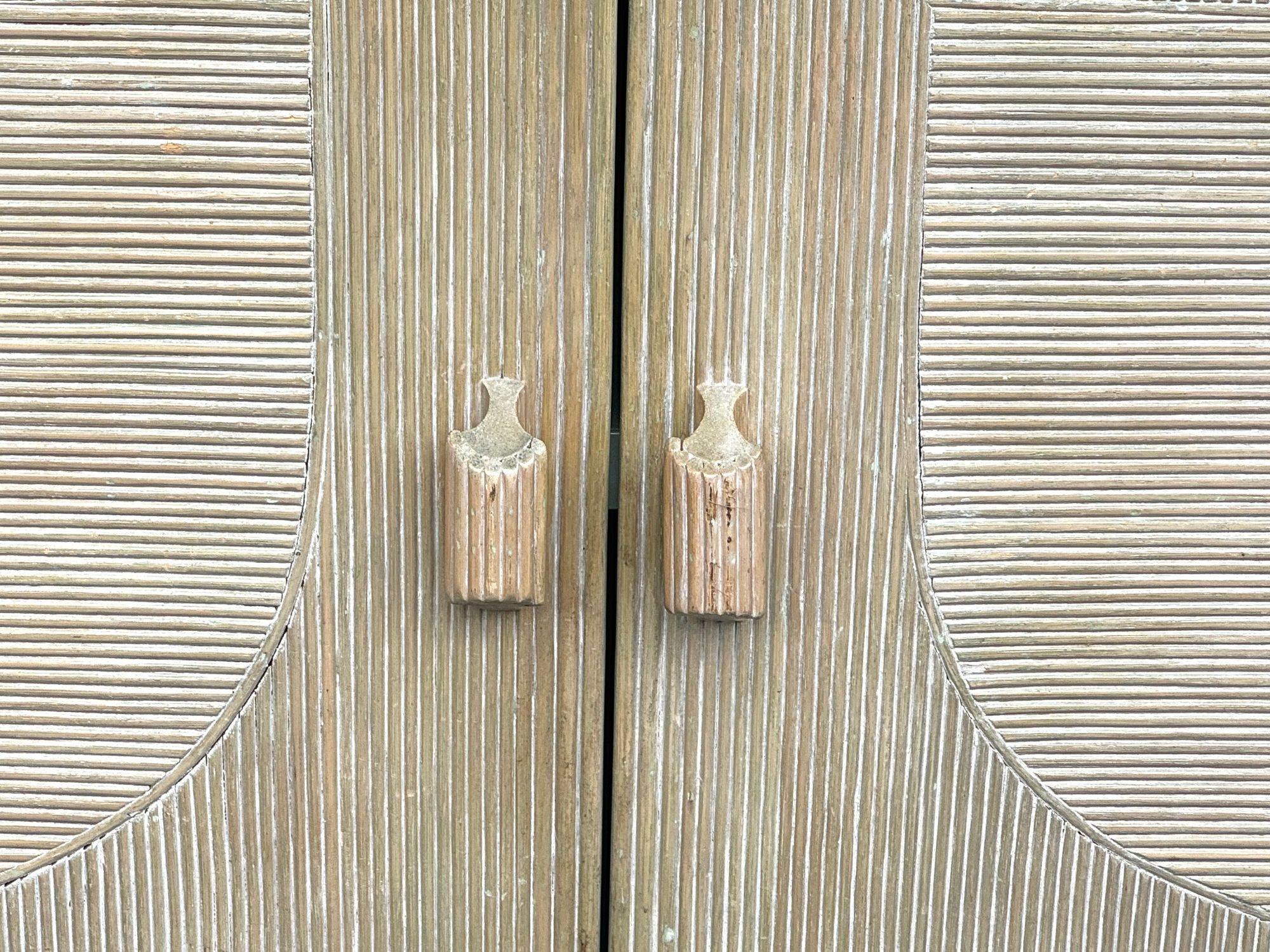 An Italian 1970s pencil reed bamboo, two doors, cabinet by Vivai Del Sud in vendita 12