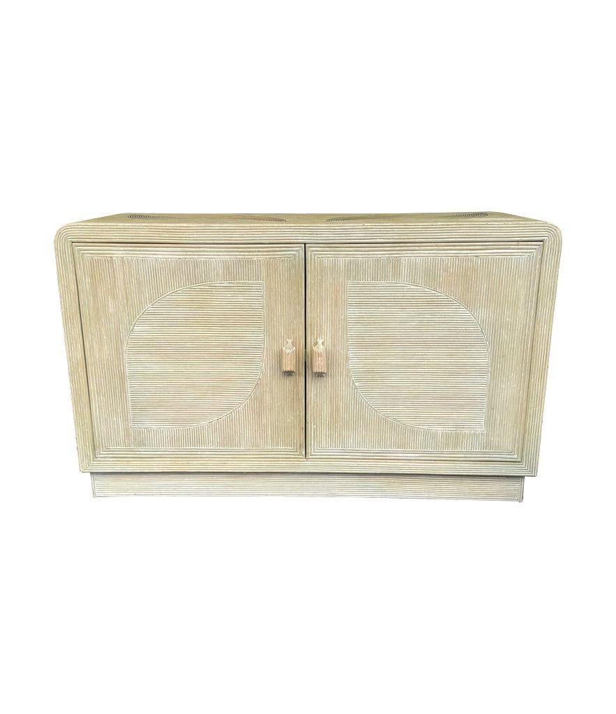 An Italian 1970s pencil reed bamboo, two doors, cabinet by Vivai Del Sud in vendita 2