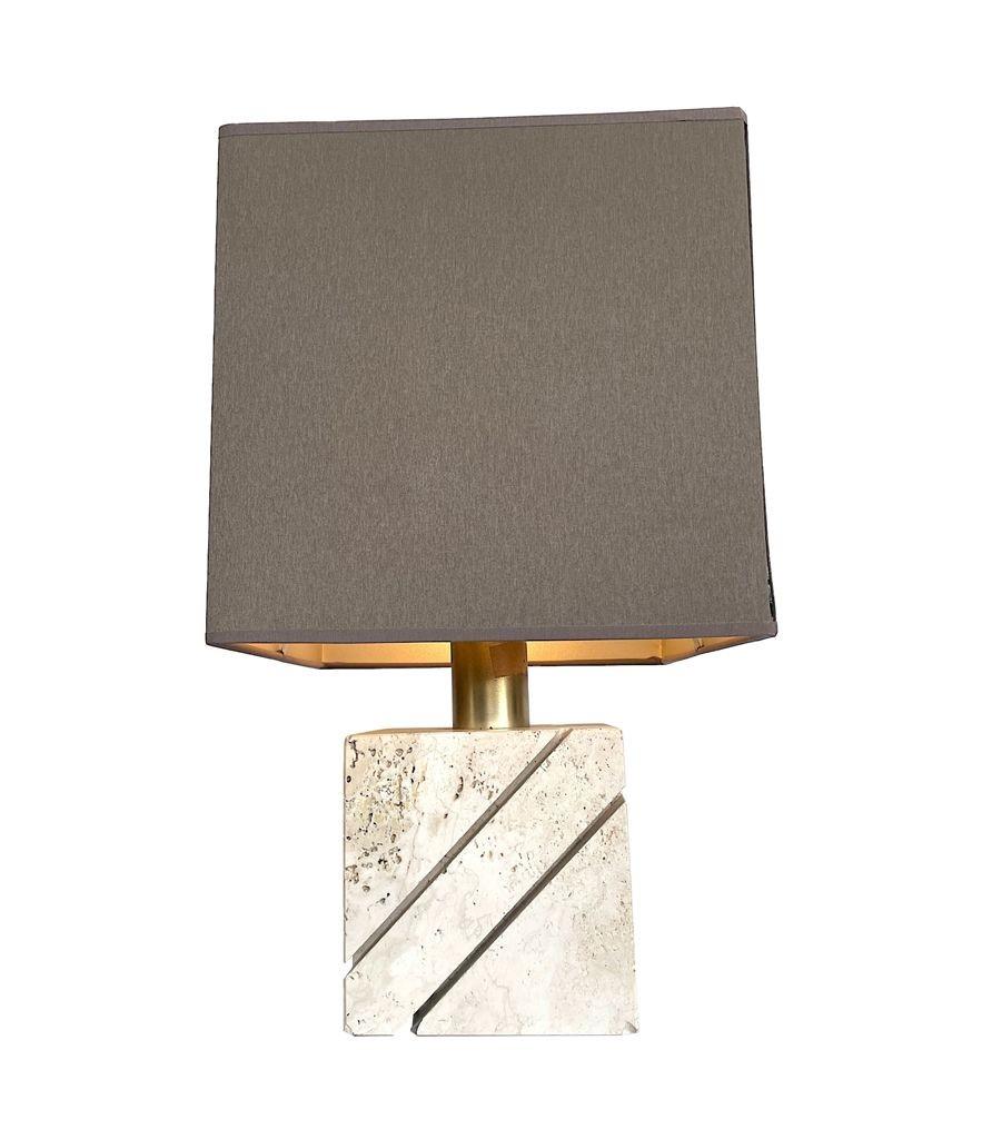Italian 1970s Travertine and Brass Lamp by Fratelli Manneli In Good Condition For Sale In London, GB