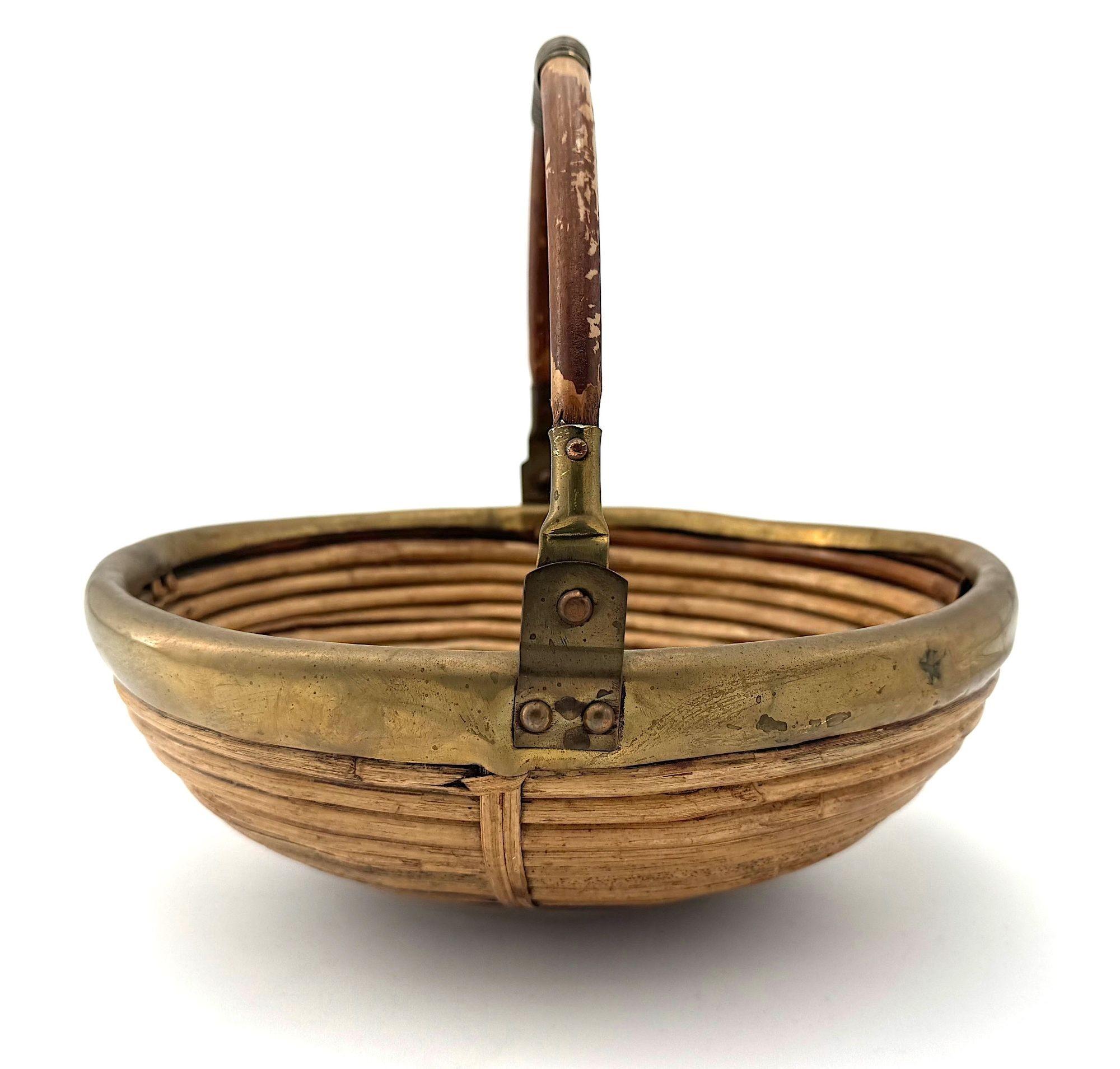An Italian 1970s woven bamboo and brass bowl in the style of Gabriella Crespi 5