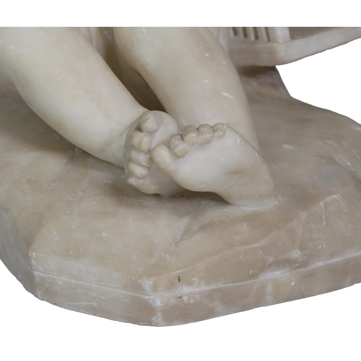Gruppo italiano in alabastro intagliato del XIX-XX secolo raffigurante un bambino con gabbia per uccelli in vendita 7