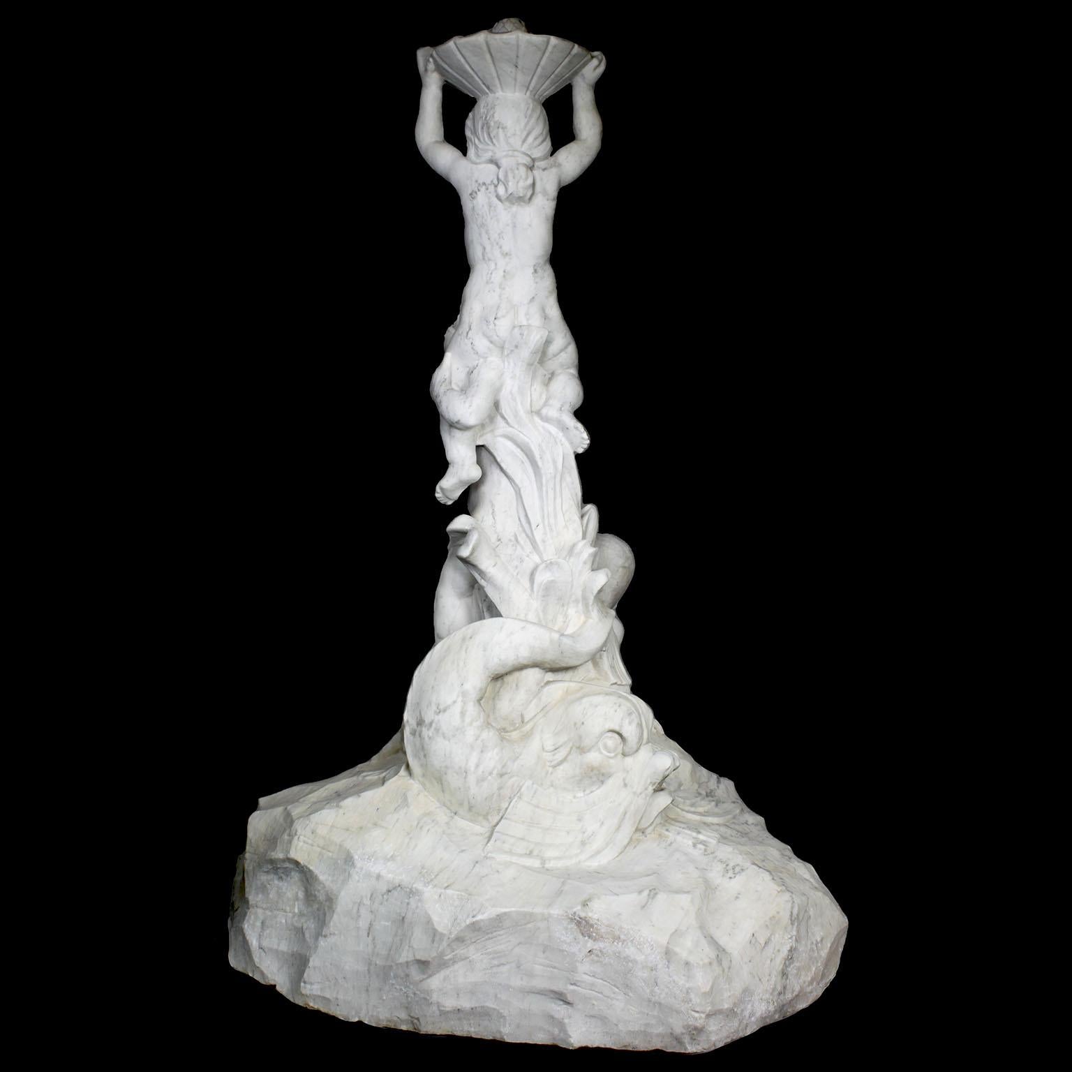 An Italian 19th/20th Century Carved Marble Figural Fountain with Children & Fish For Sale 1