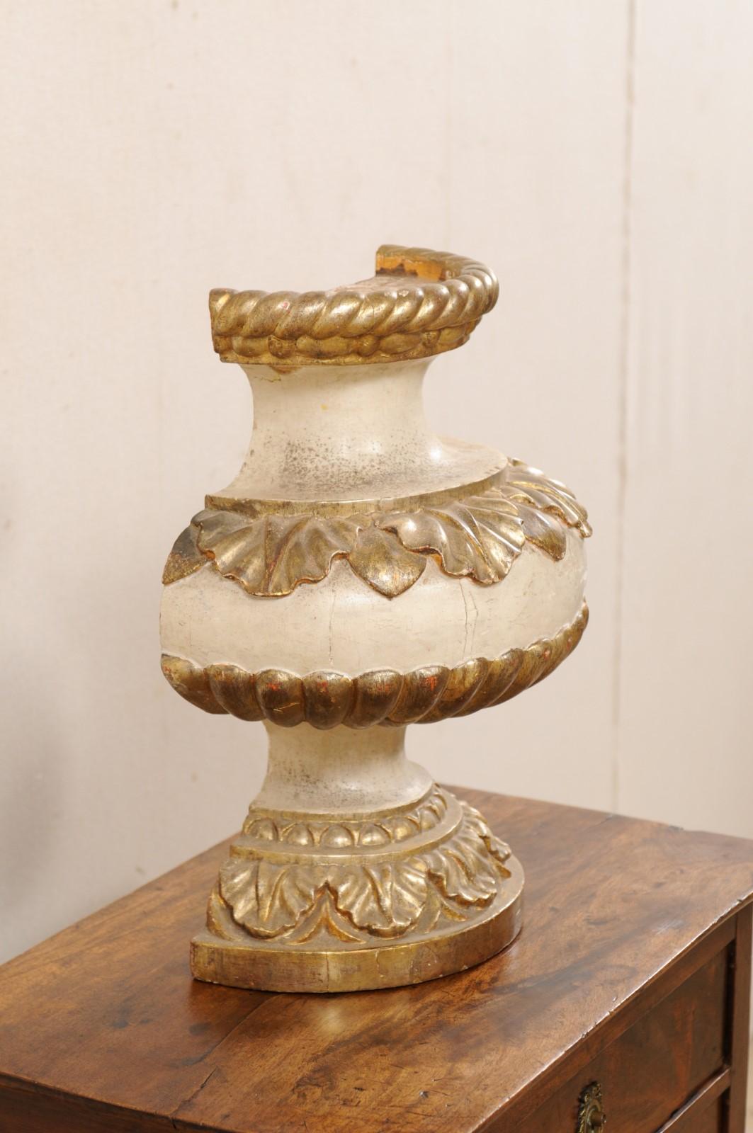 Italian 19th Century Urn-Carved Wood Fragment with it's Original Finish and Gilt For Sale 4