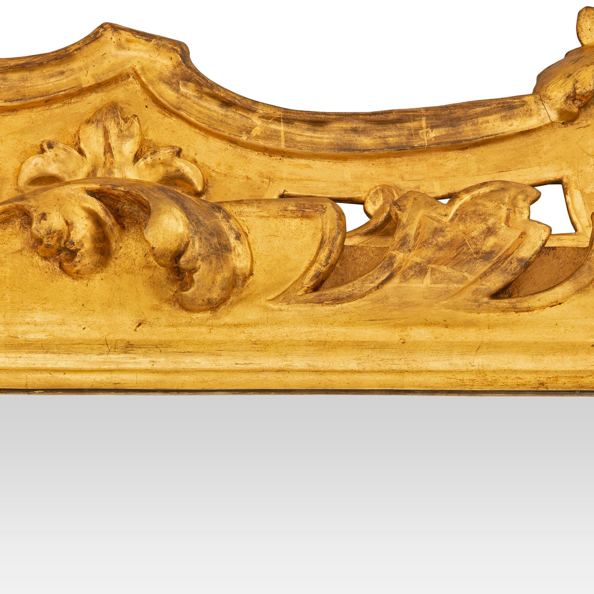 Miroir baroque italien du 19ème siècle en bois doré en vente 2