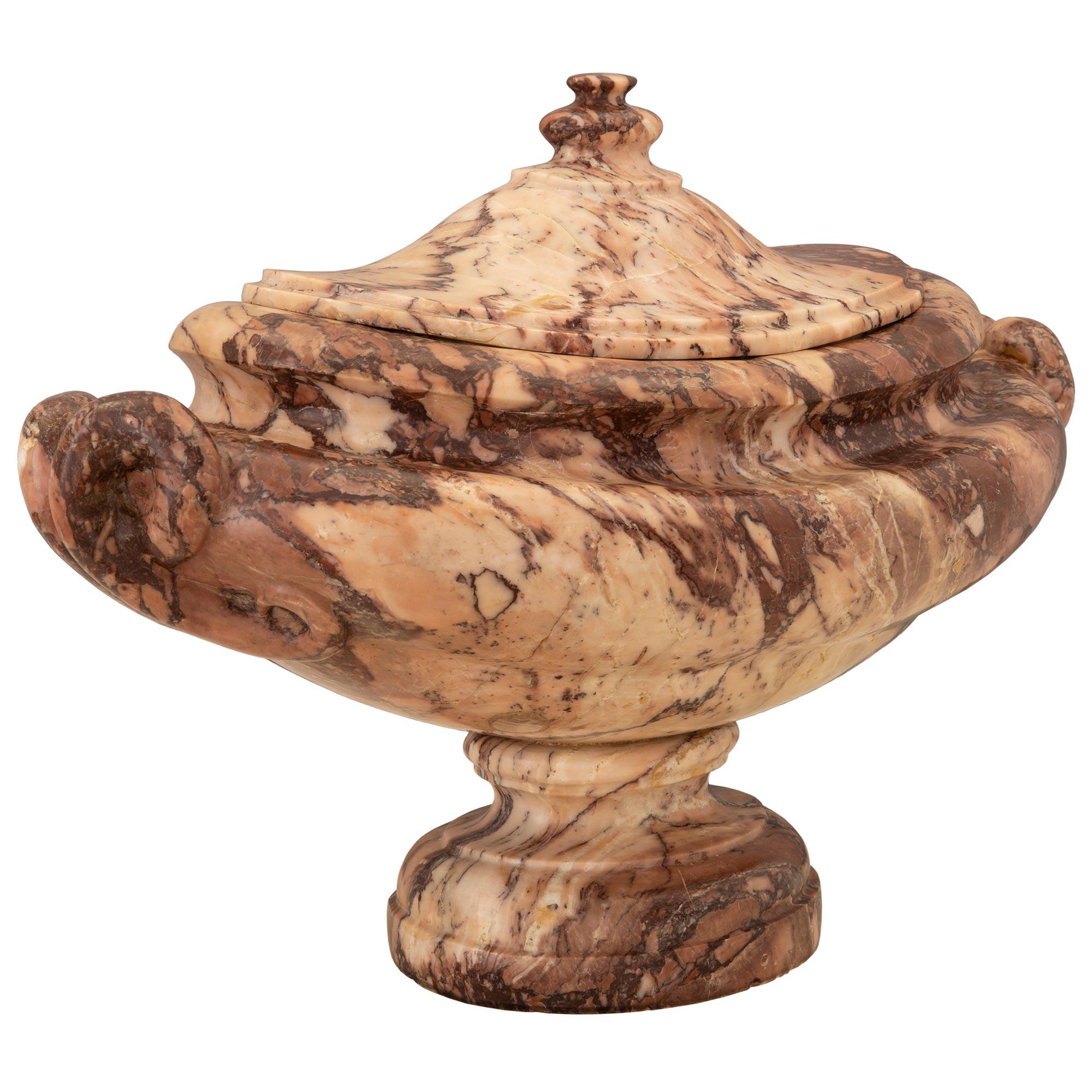 XIXe siècle Urne à couvercle en marbre Brche Violette du 19ème Siècle Italien en vente