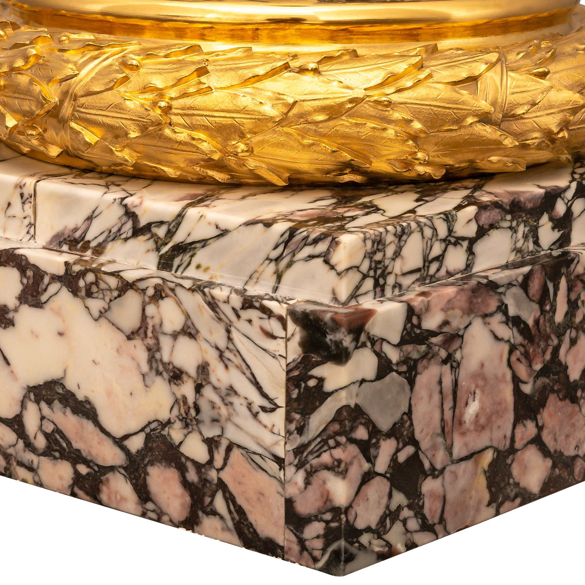 Eine italienische Marmor- und Ormolu-Säule aus dem 19. Jahrhundert, Louis XVI. im Angebot 2
