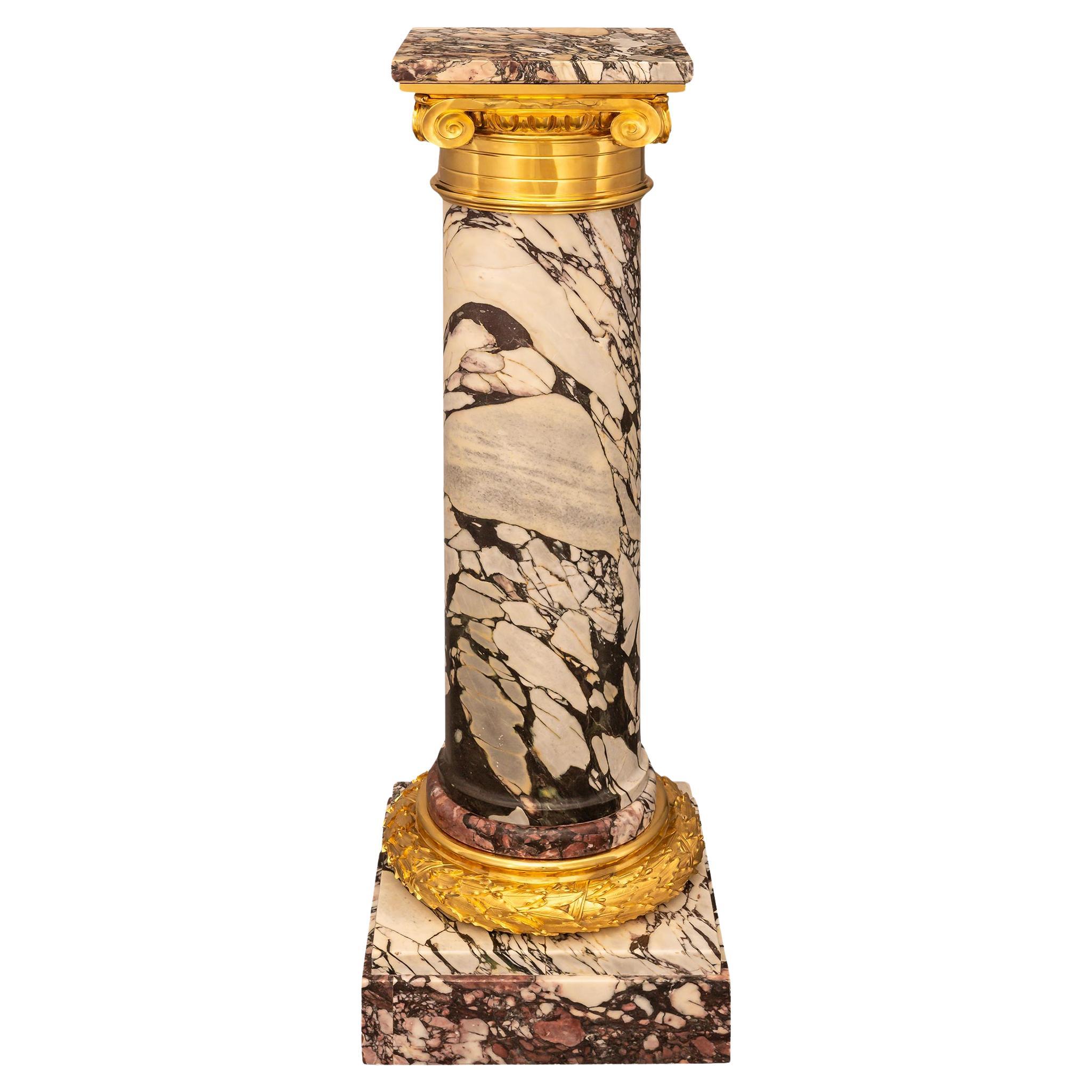 Colonne italienne du XIXe siècle de style Louis XVI en marbre Violette et bronze doré.