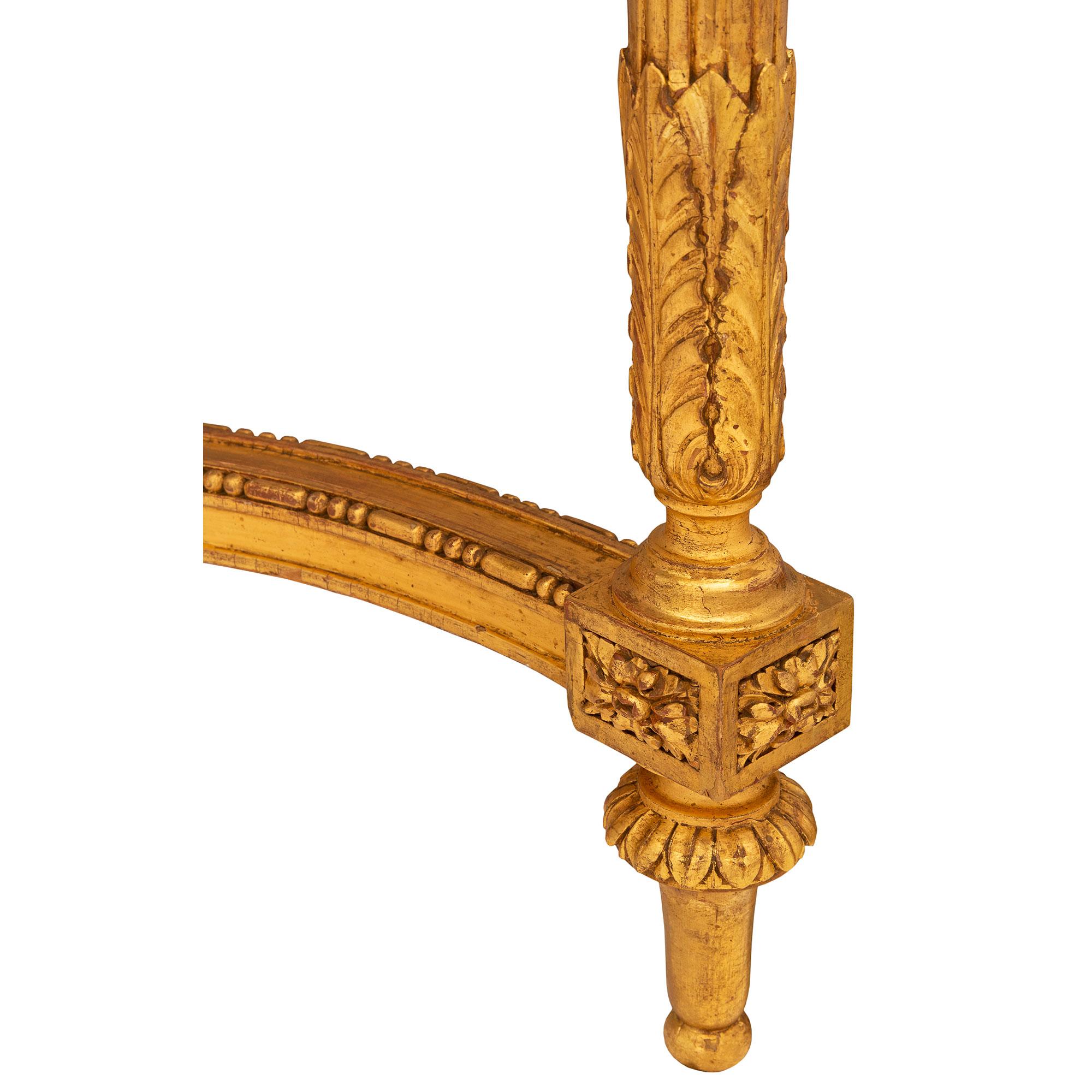 Console italienne du 19e siècle de style Louis XVI en bois doré et marbre Jaune du Jura en vente 3