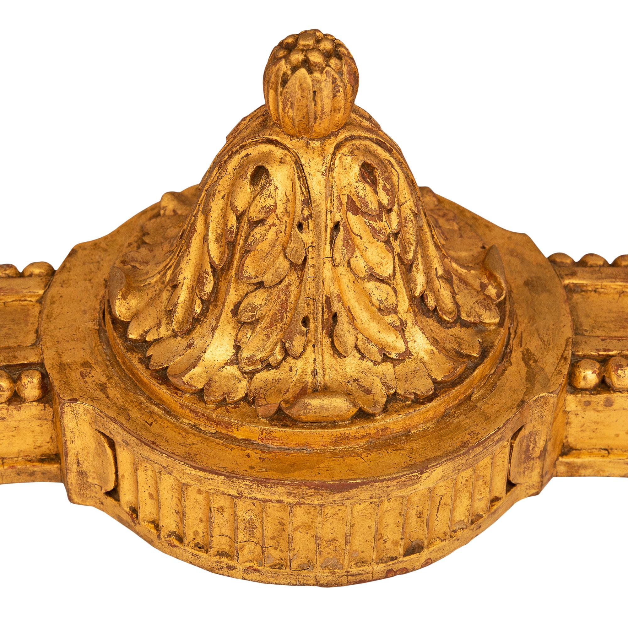 Console italienne du 19e siècle de style Louis XVI en bois doré et marbre Jaune du Jura en vente 4