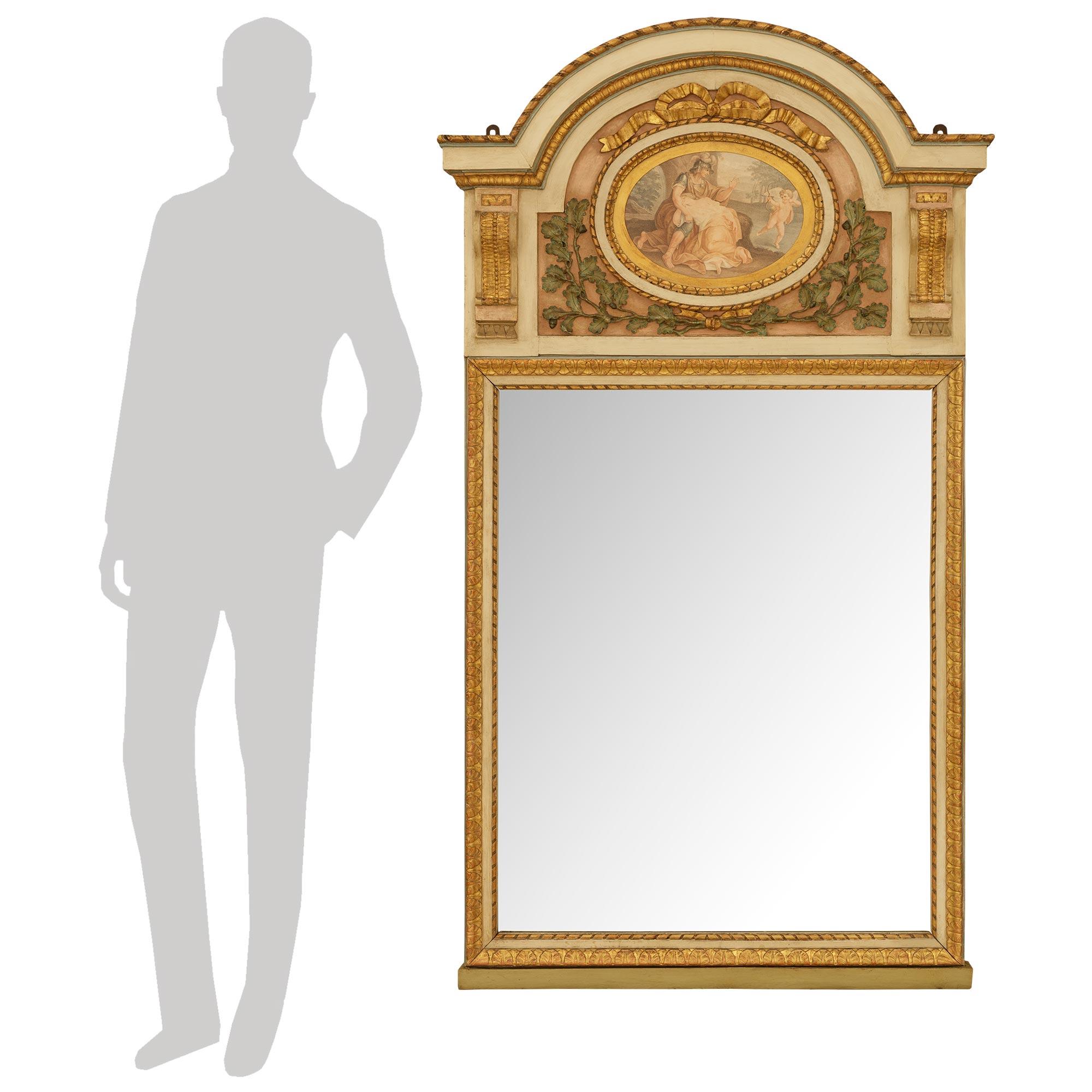 Eine elegante und hochwertige italienische 19. Jahrhundert Louis XVI st. patiniert Holz und Giltwood Trumeau Spiegel. Dieser atemberaubende Trumeau mit seiner originalen Spiegelplatte steht auf einem geraden, patinierten Holzsockel unterhalb des mit