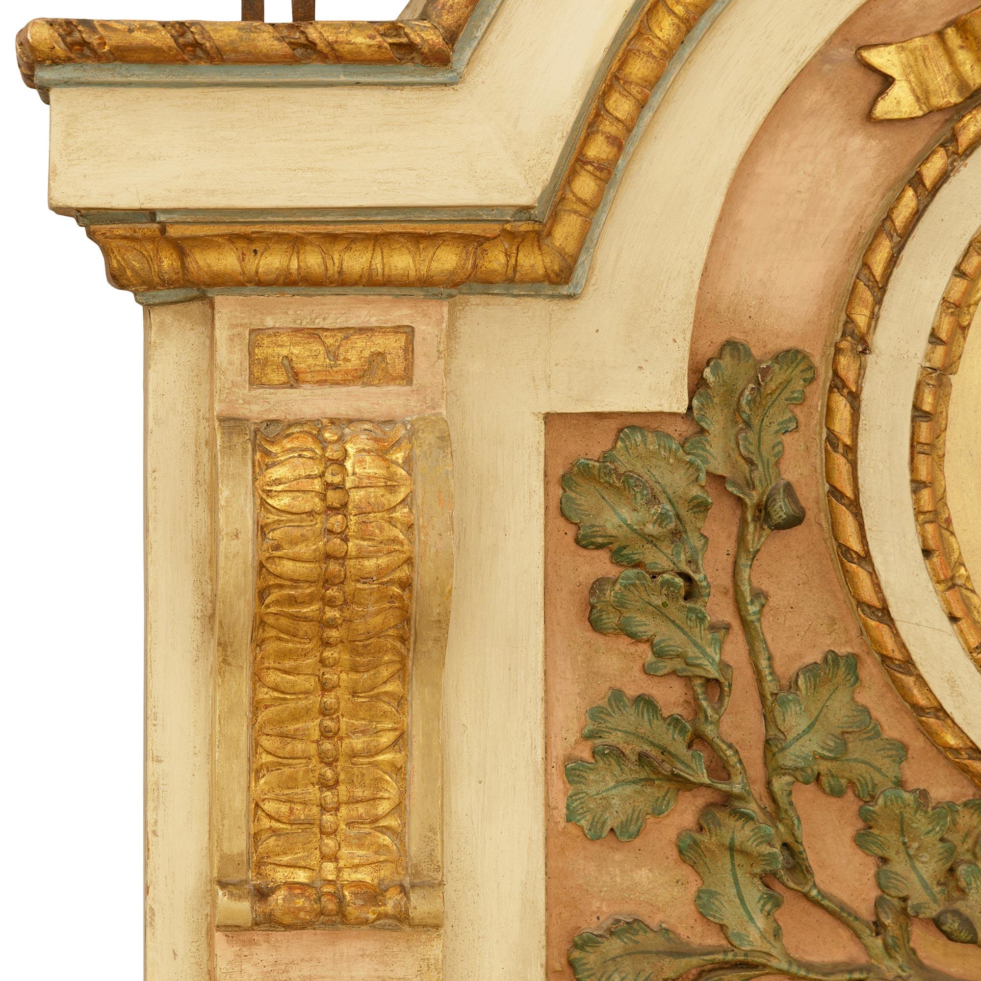 Italienischer Trumeau-Spiegel aus patiniertem Holz und Giltwood aus dem 19. im Zustand „Gut“ im Angebot in West Palm Beach, FL
