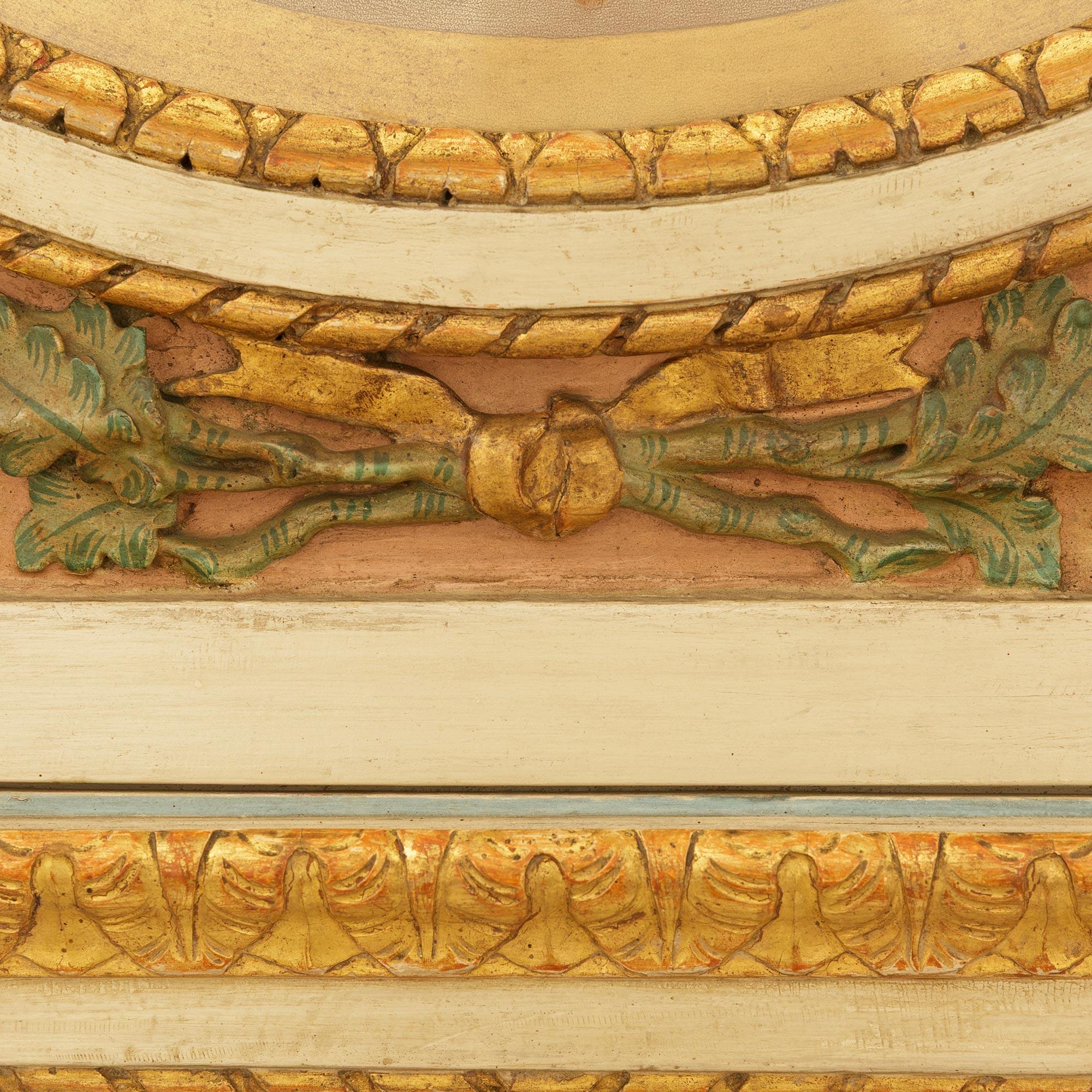 Italienischer Trumeau-Spiegel aus patiniertem Holz und Giltwood aus dem 19. (19. Jahrhundert) im Angebot
