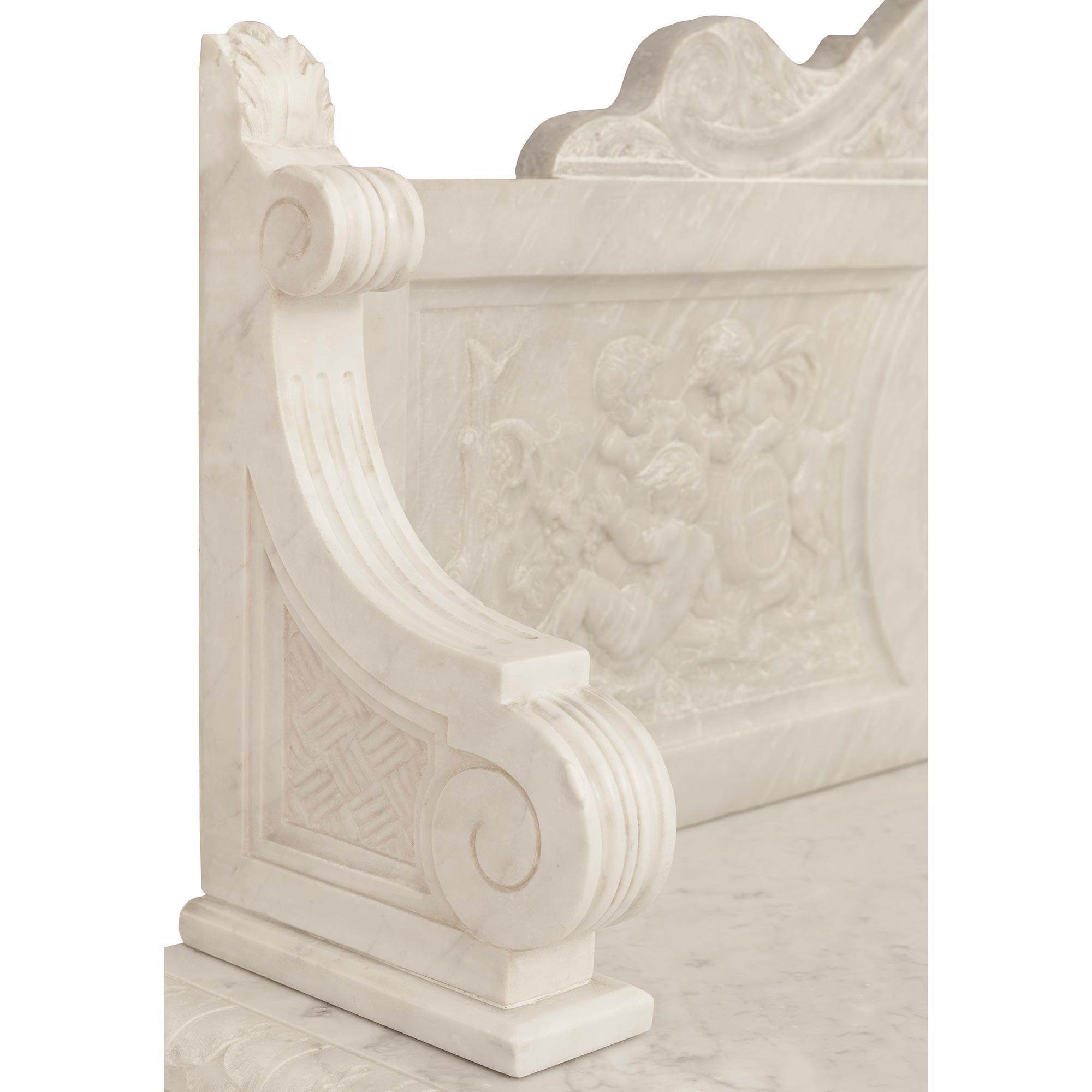 Panca neoclassica italiana del XIX secolo in marmo bianco di Carrara in vendita 4