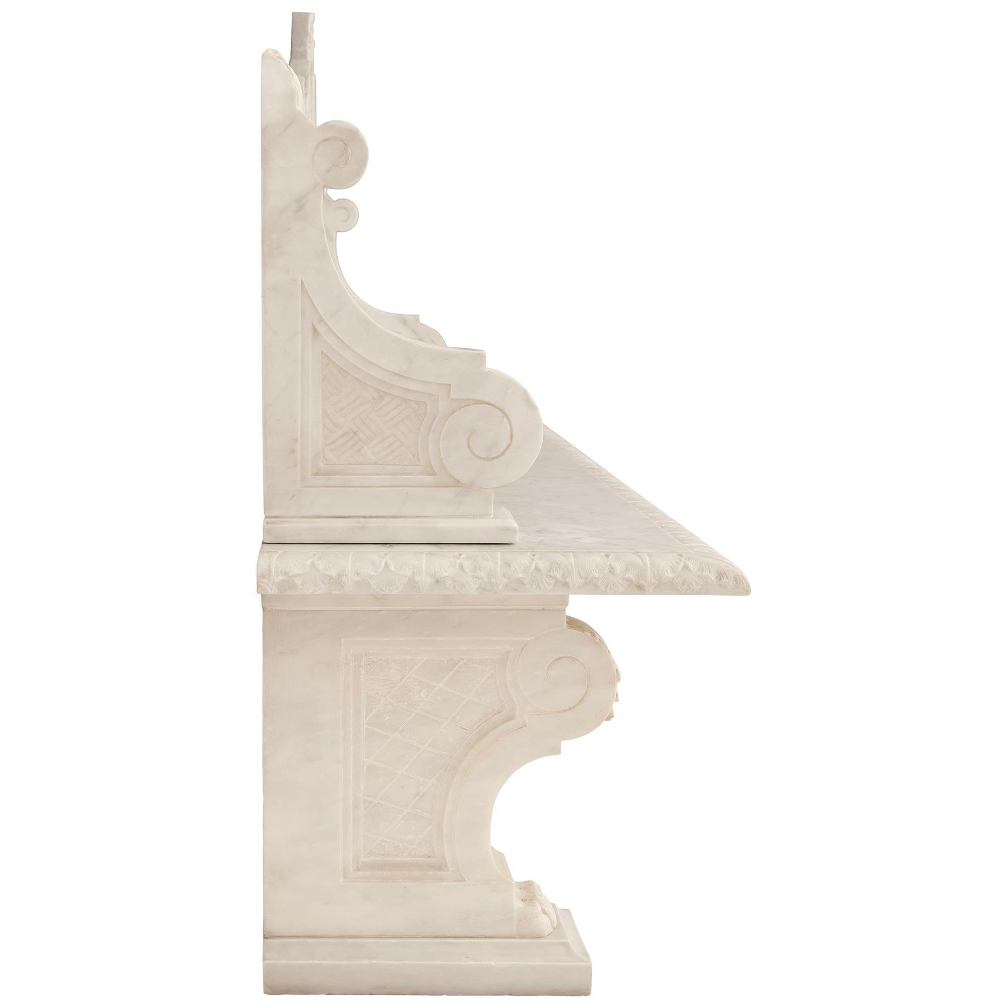 Italiano Panca neoclassica italiana del XIX secolo in marmo bianco di Carrara in vendita