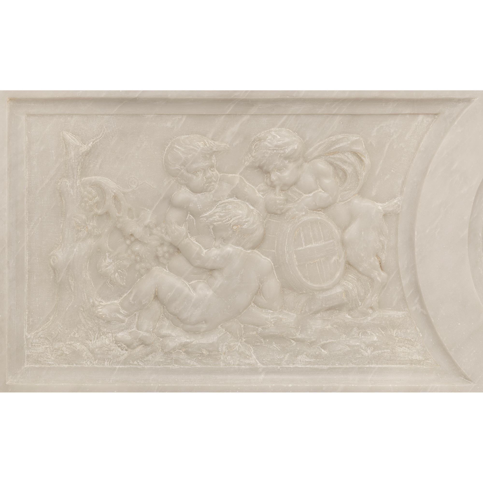 Panca neoclassica italiana del XIX secolo in marmo bianco di Carrara in vendita 1