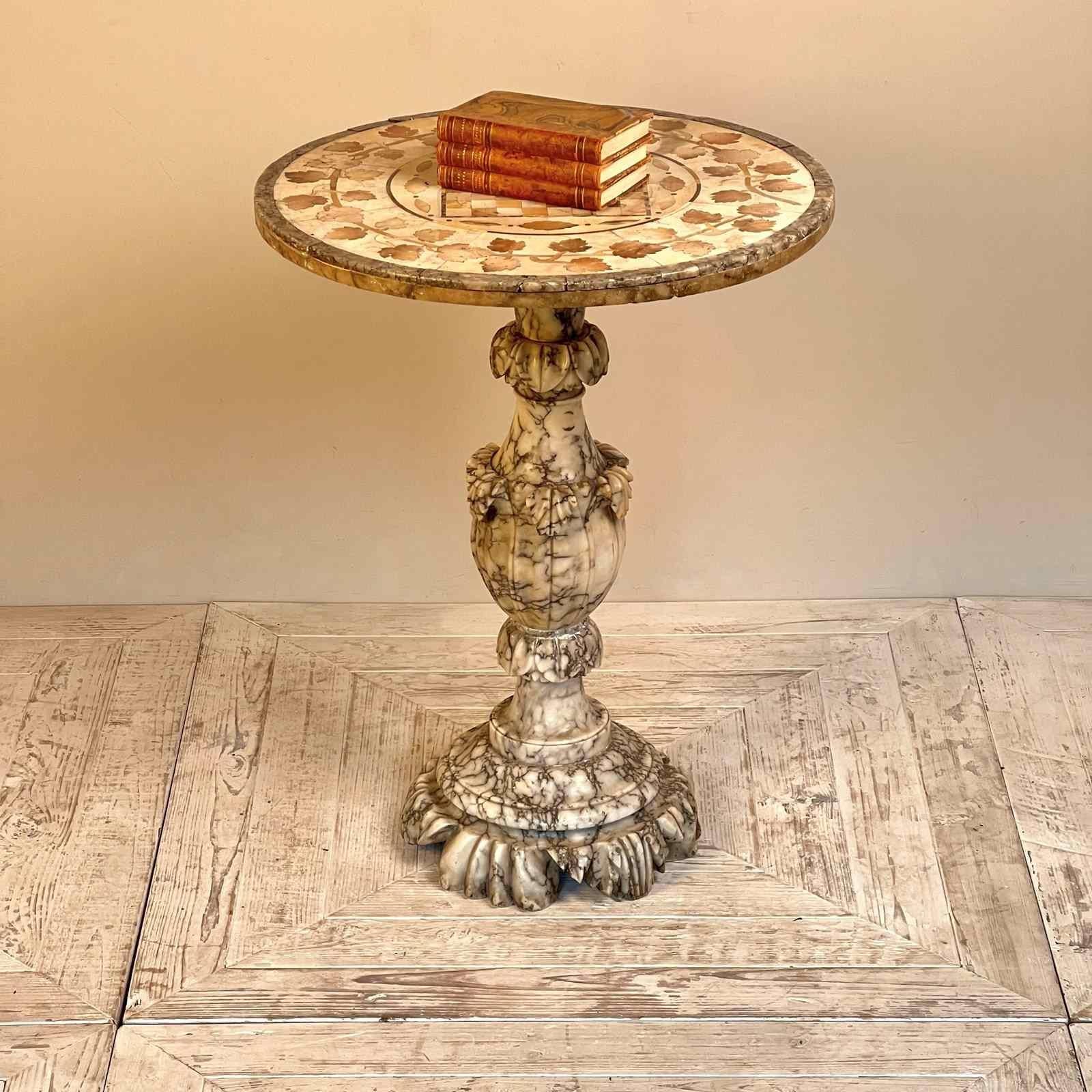 Fin du XIXe siècle Table de jeu ou de vin italienne ancienne en albâtre en vente