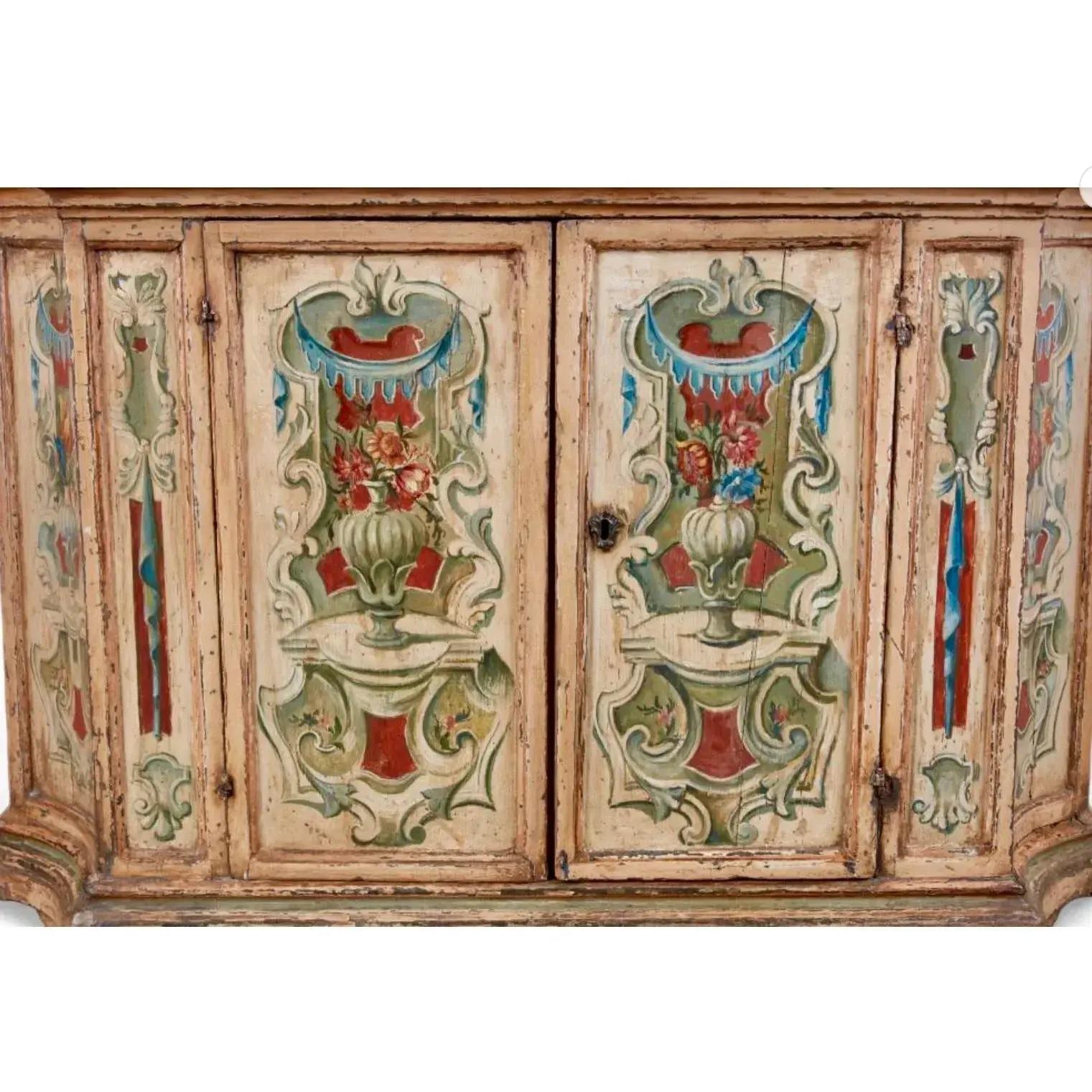 XVIIIe siècle et antérieur Crédence baroque italienne peinte en polychrome en vente