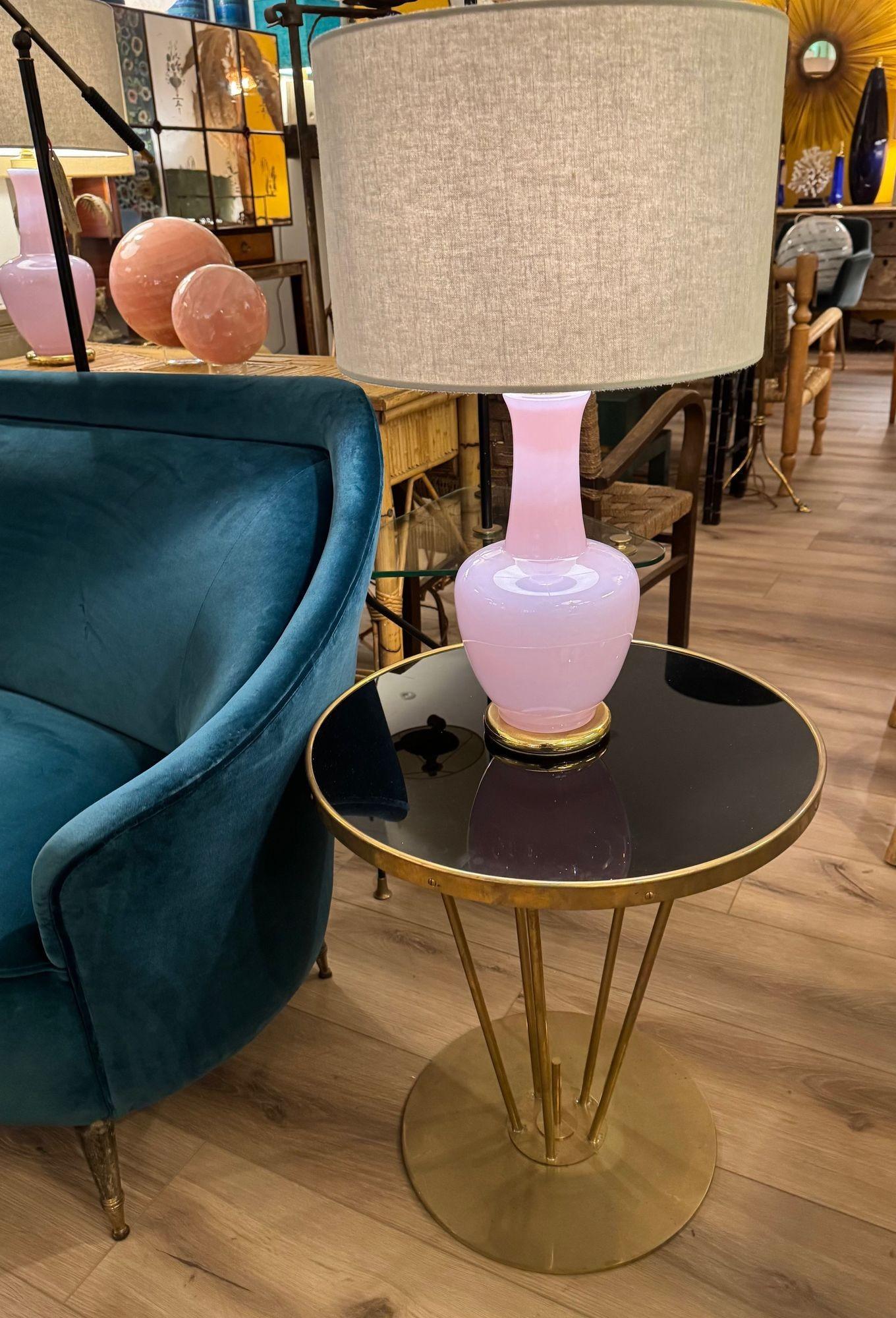 Fin du 20e siècle An Italian brass and black glass circular side table en vente