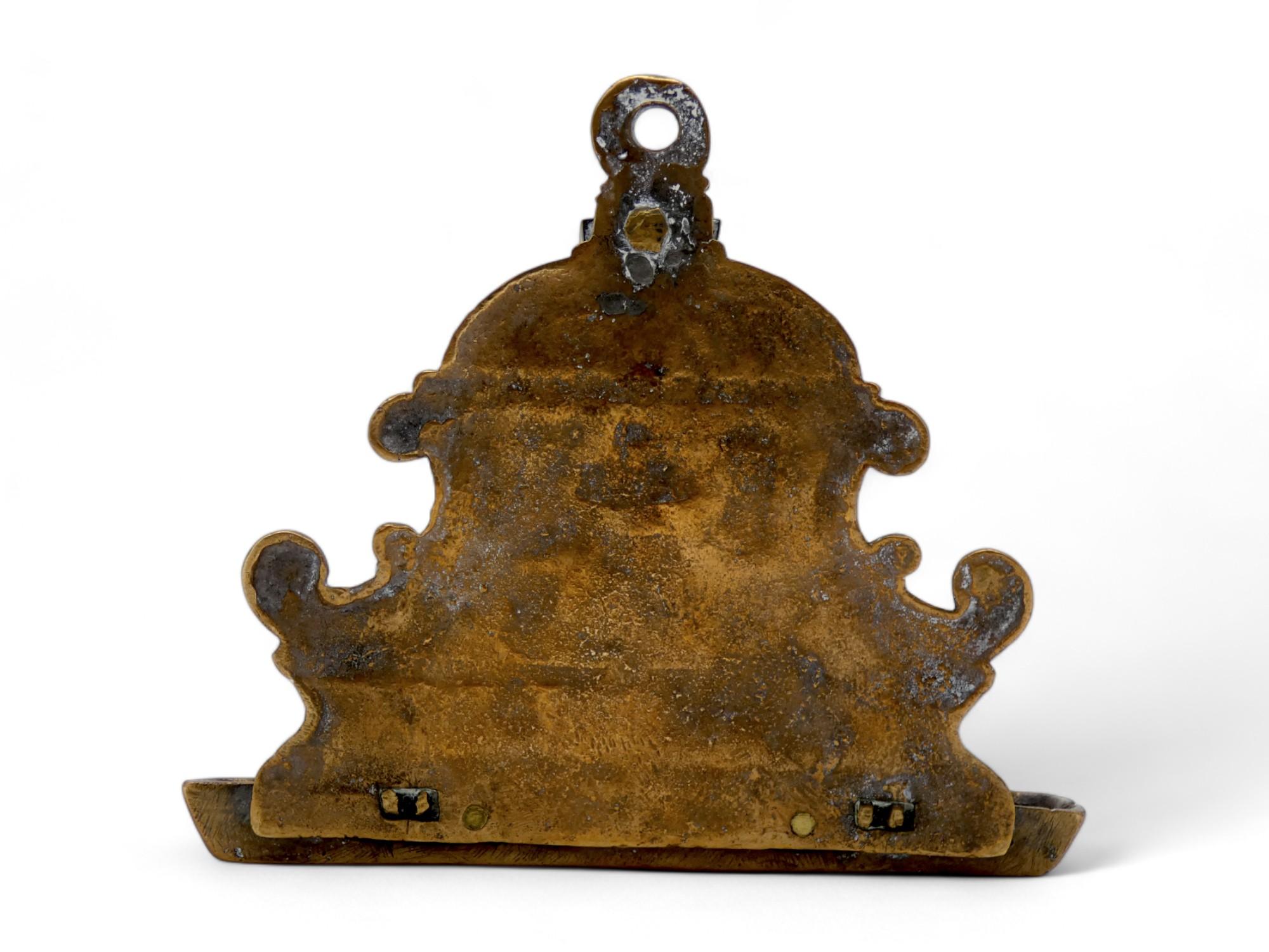 An Italian Brass Hanukkah Lamp, 18th Century In Good Condition For Sale In New York, NY