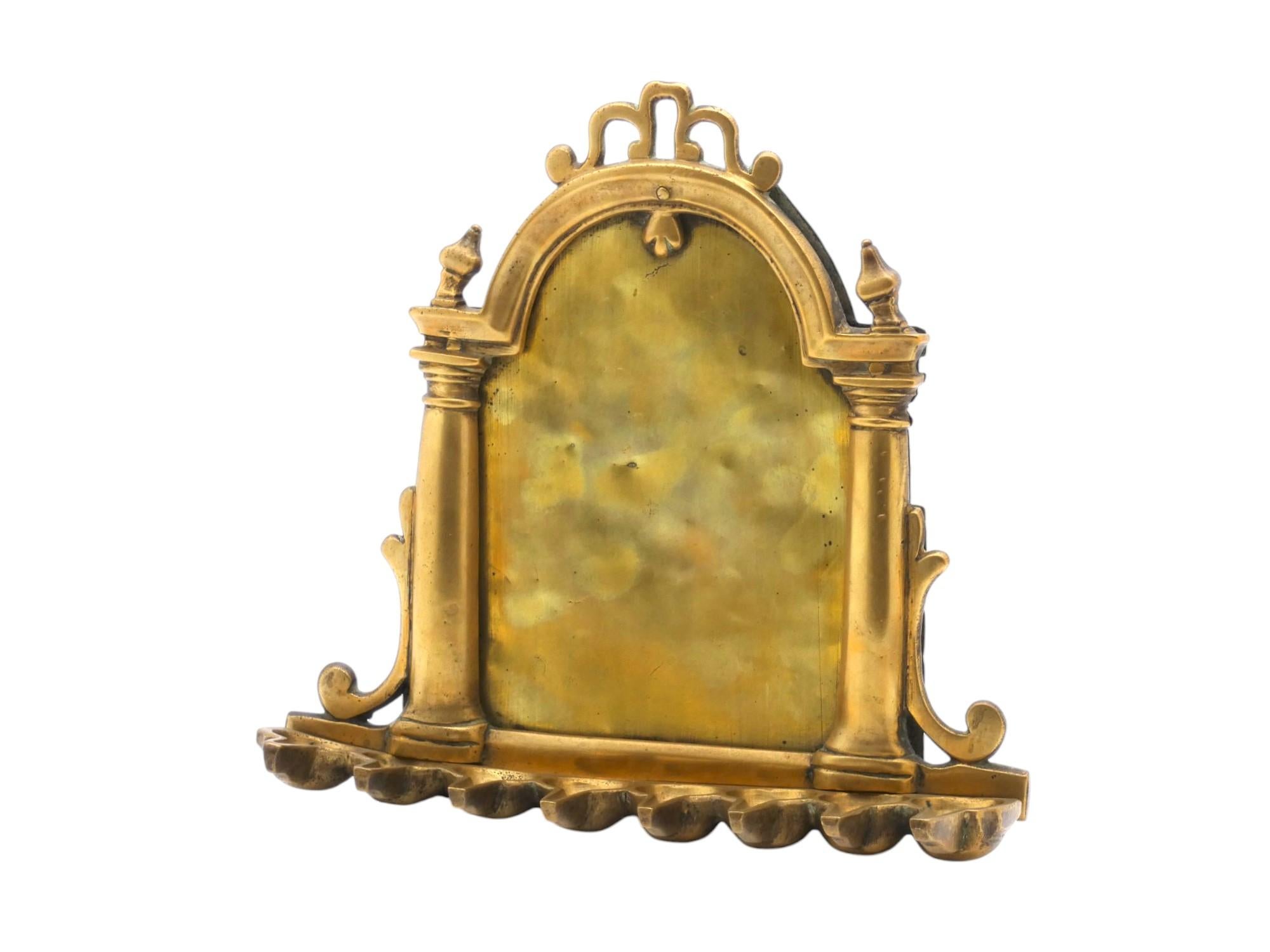 Italiano Lampada Hanukkah italiana in ottone, CIRCA 1700 in vendita