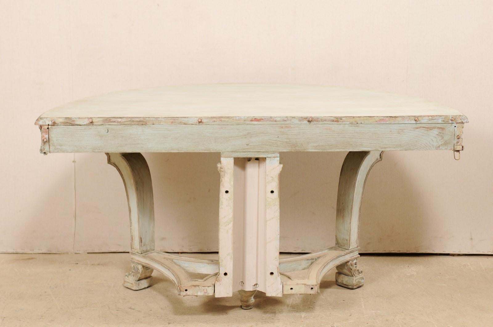 Table console Demi-Lune italienne avec ornement magnifiquement sculpté et colonne cannelée en vente 4