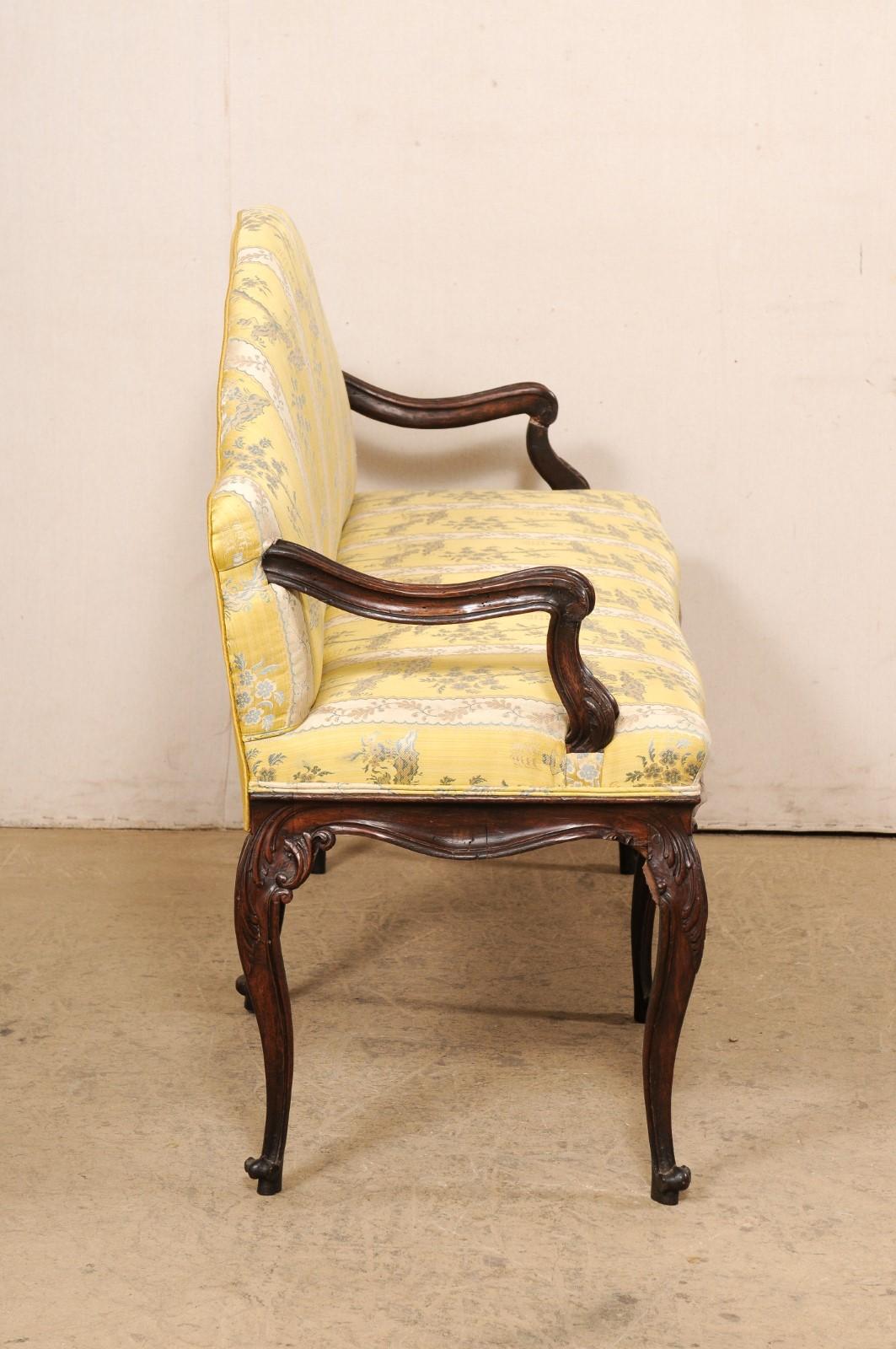 An Italian Carved-Wood & Upholstered Settee, Turn of 18th/19th Century For Sale 2