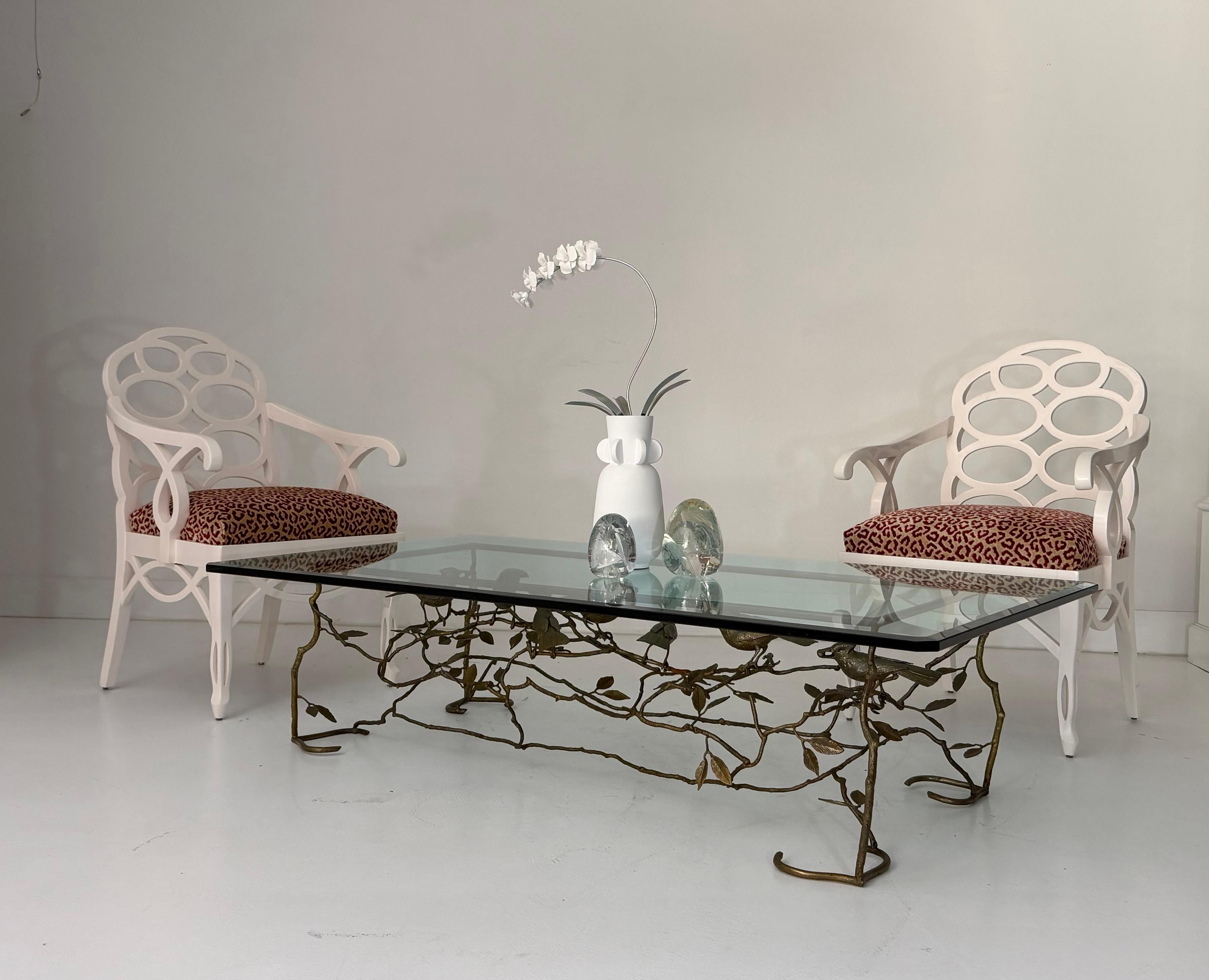 Mesa de cóctel italiana de latón fundido con pájaros y ramas en venta 7