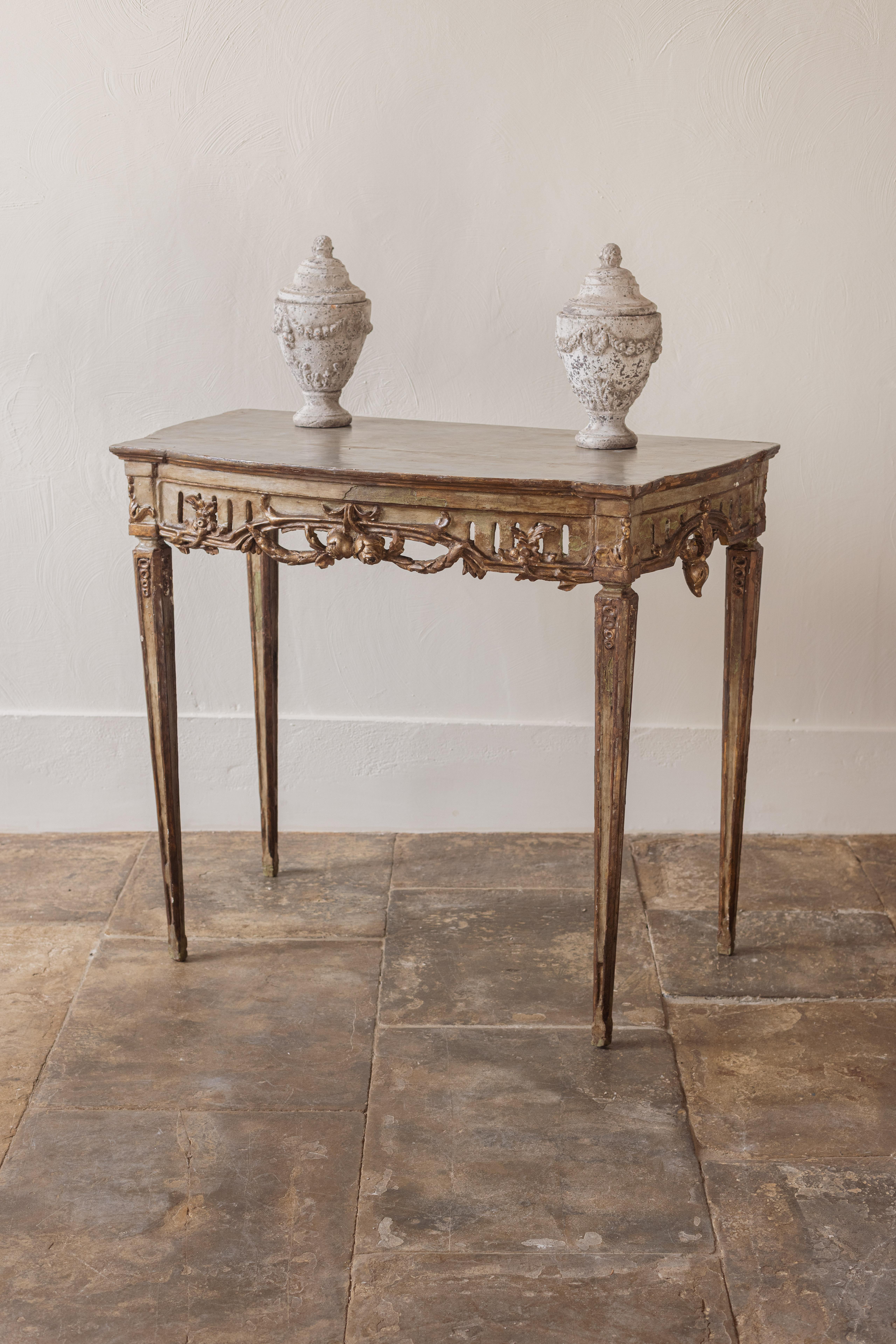 An 18th Century Italian Console Table In Good Condition For Sale In Shipston-On-Stour, GB